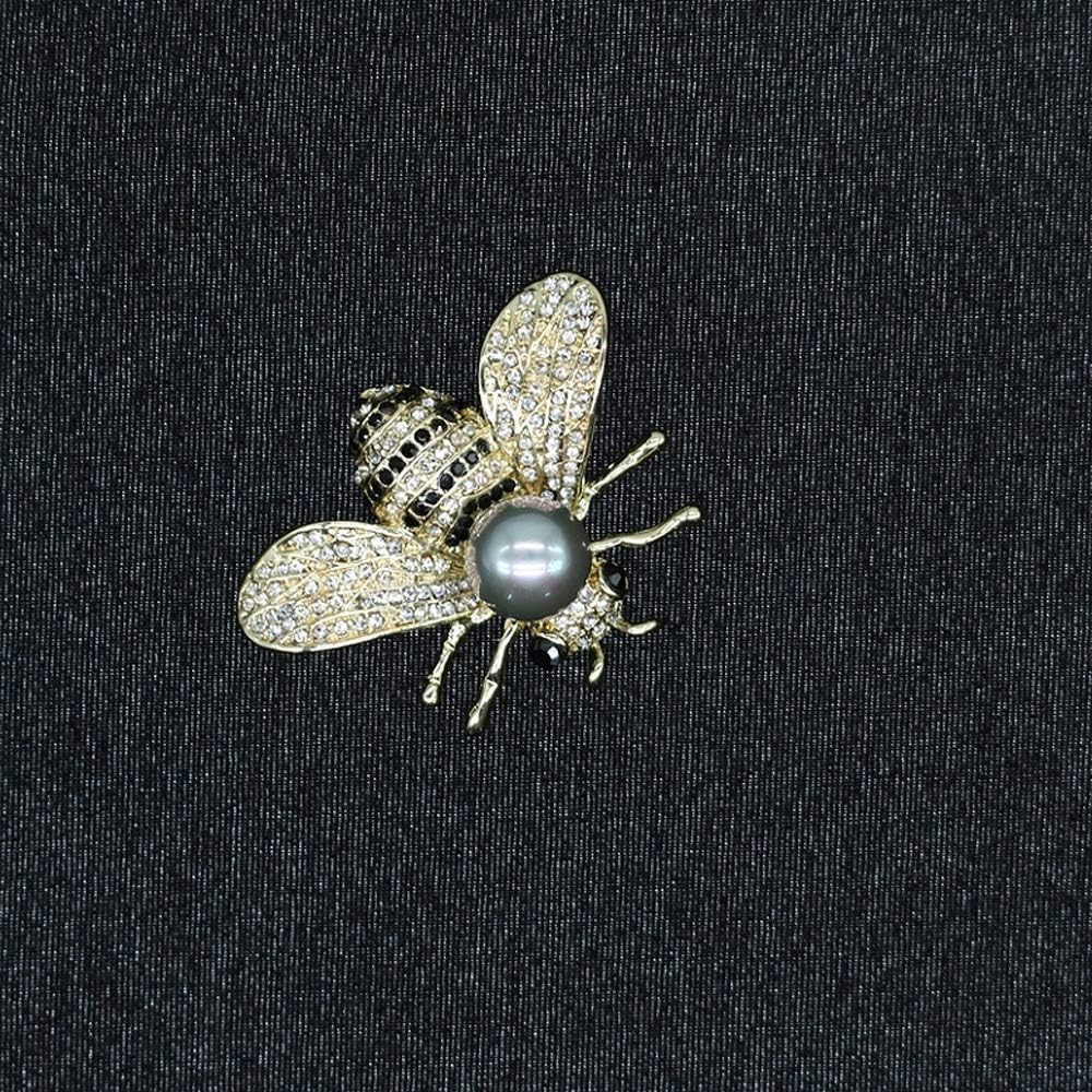 Charming Bee Pin Brooch – 14K Gold & Pearl Accents, Ideal for Everyday Elegance