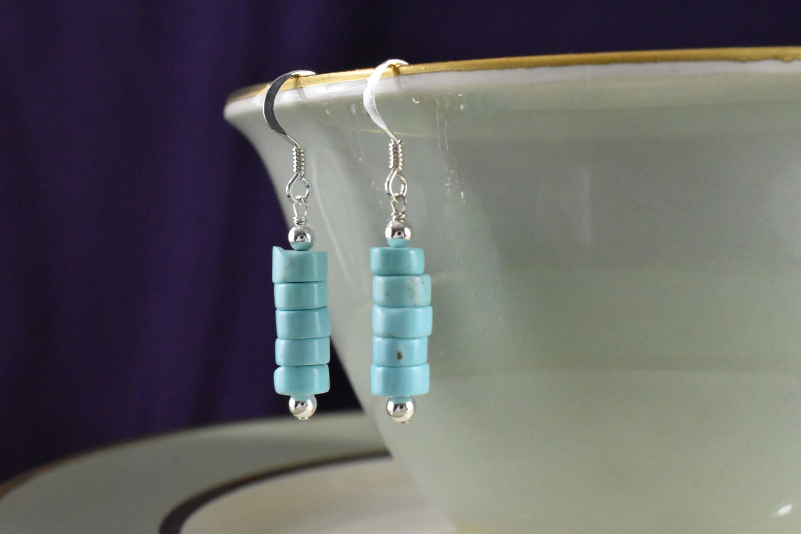 Sophisticated Southwestern Magnesite Turquoise-Style 925 Silver Dangle Earrings