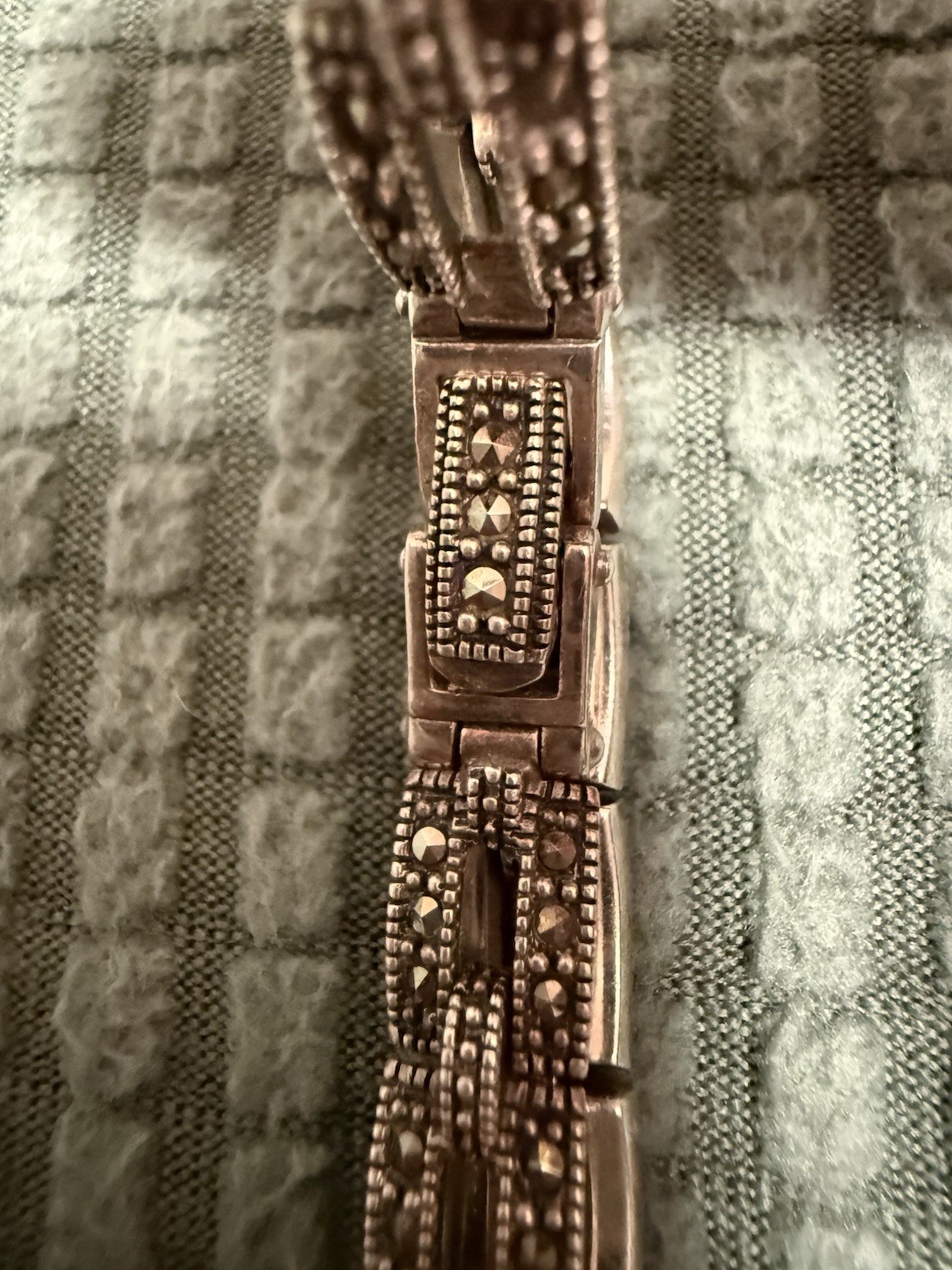 Elegant Chain Link 925 Sterling Silver Bracelet with Black Stones 7.5 Inch Long