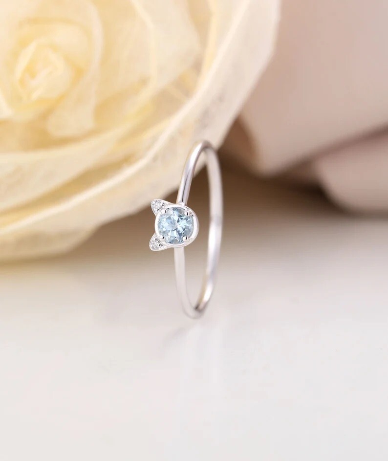 Pretty Cat Ears Shaped 0.28CT Round Simulated Aquamarine & Sapphire Women’s Ring