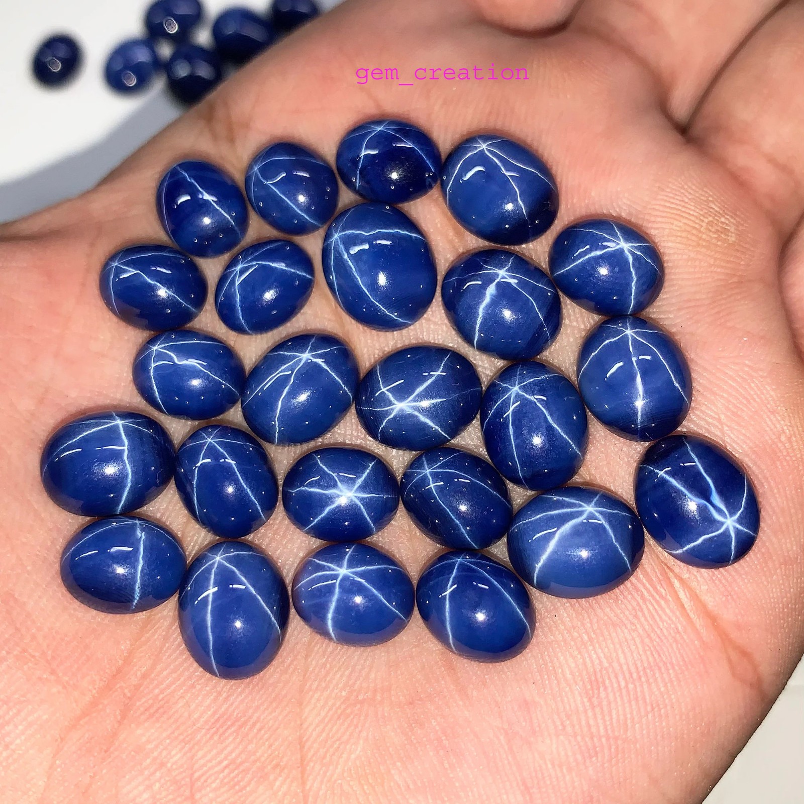 4.00-5.00 Carat. Blue Star Sapphire Oval Cabochon Opaque Gemstone (08x10x04 mm)
