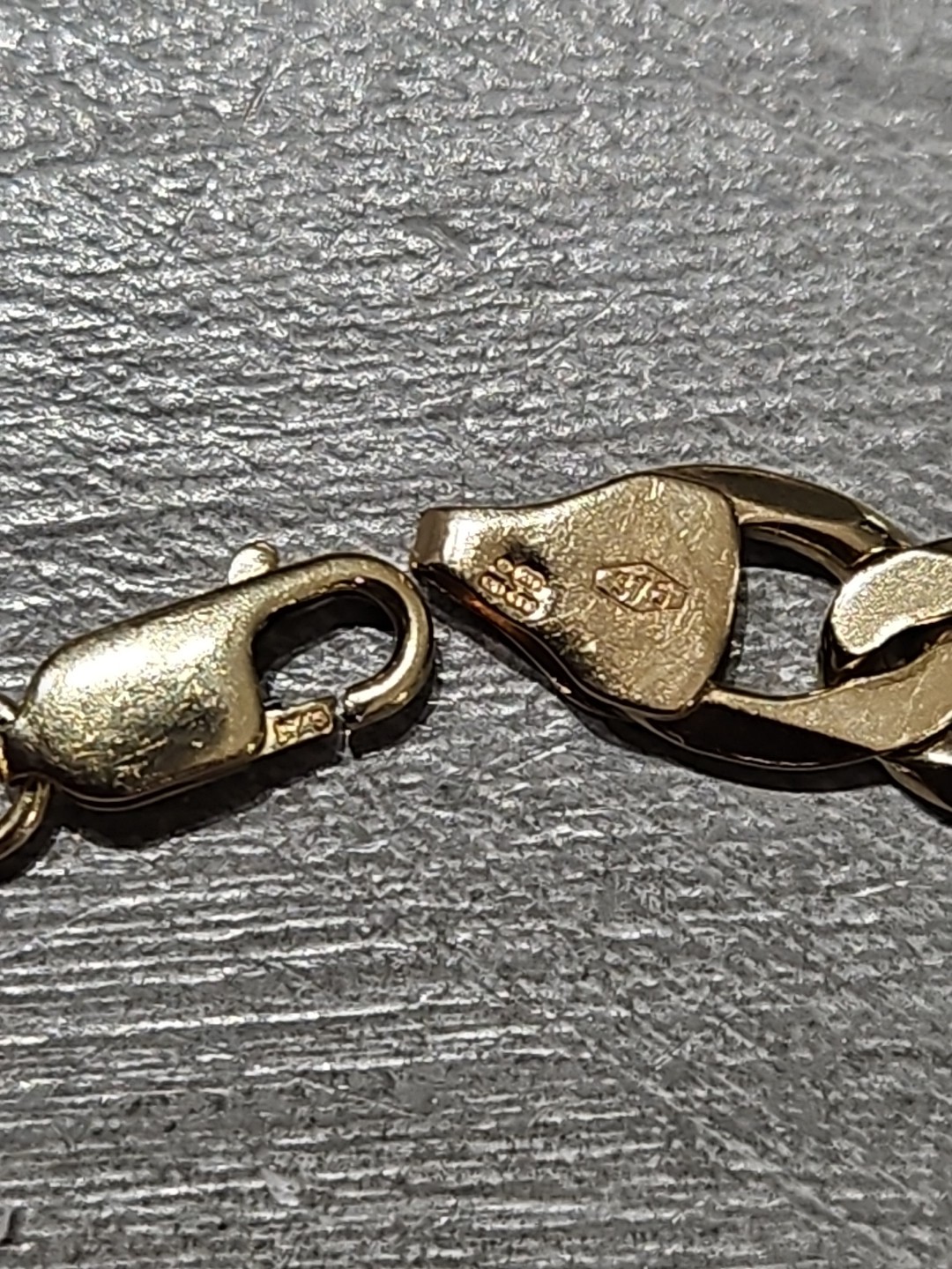 9ct Yellow Gold Flat Curb Mens Bracelet 8.5 Inch