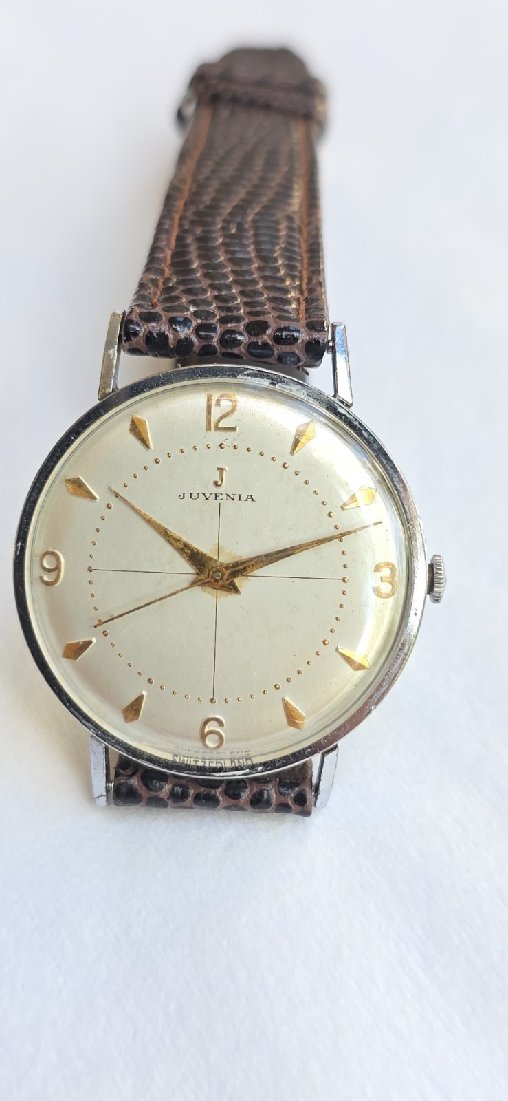 Vintage 1960’s Juvenia Cal. 612 Crosshair Dial Men’s 33mm Manual Wind Watch