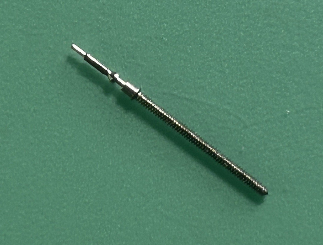 Seiko – Winding Stem – 351 890 – .77 mm – Tap 11 – 16.20 mm long