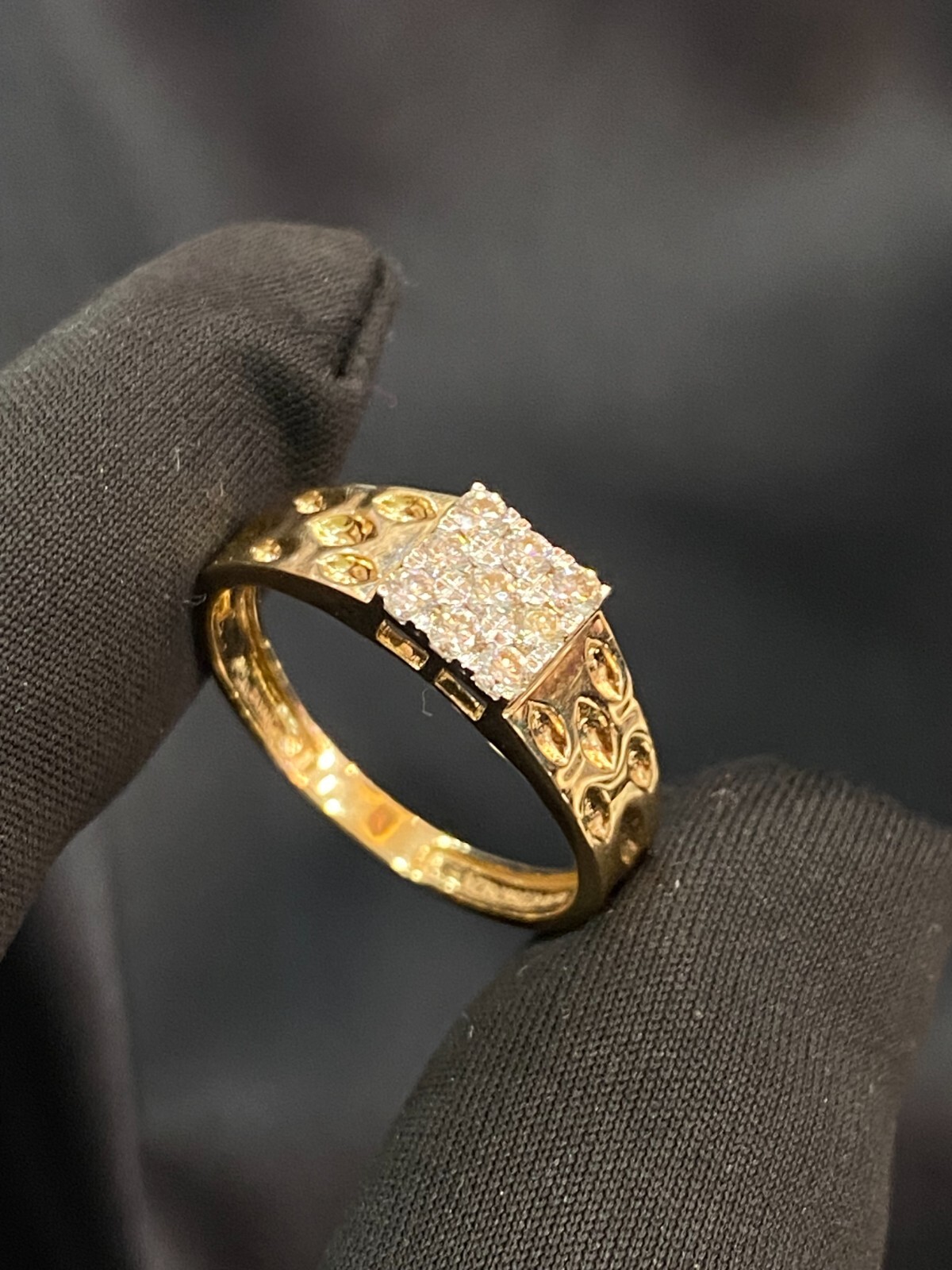 0.45 Cts F/VS1 Round Brilliant Cut Diamonds Men’s Three-Row Band Ring 18K Gold