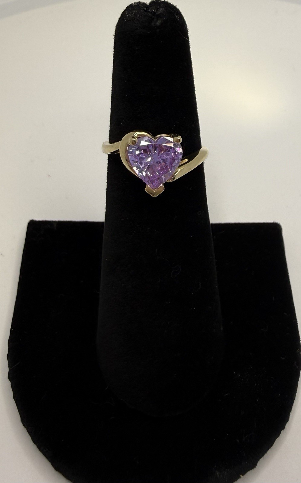 14 K Gold Diamonique 1.5ct CZ Solitare Heart. Size 5. (total weight 3.0g)