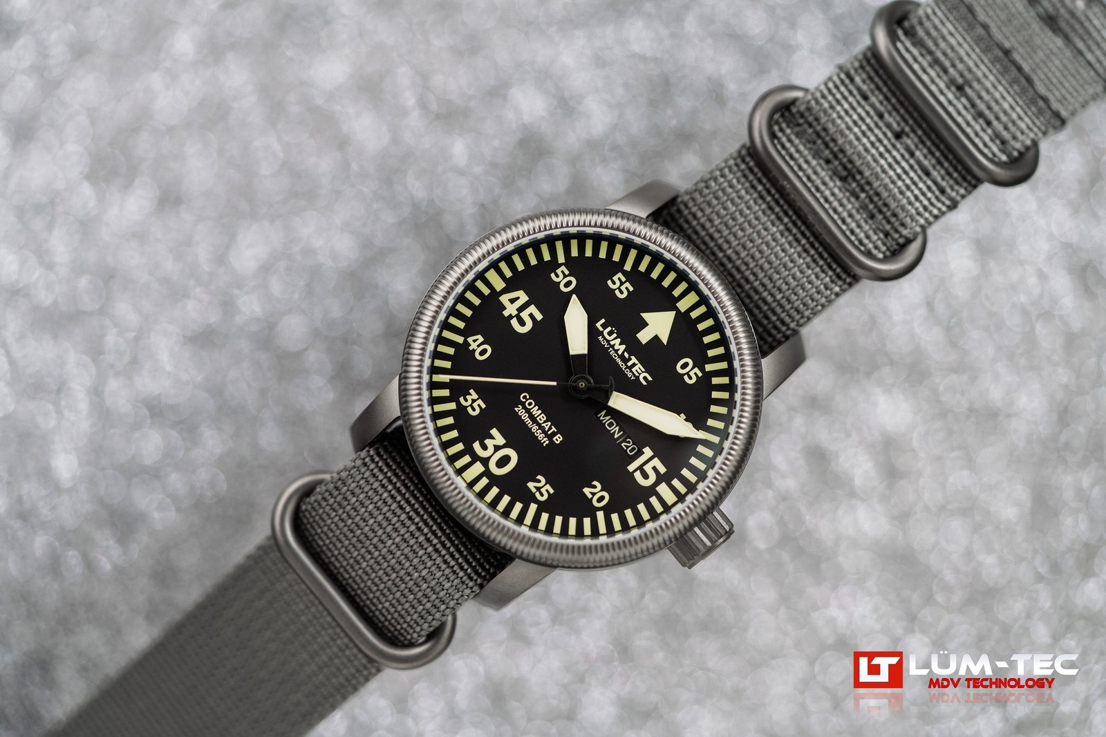 Lum-Tec Combat B68 Day/Date watch, 2-yr warranty, USA Made, 2 straps, 43mm, NIB