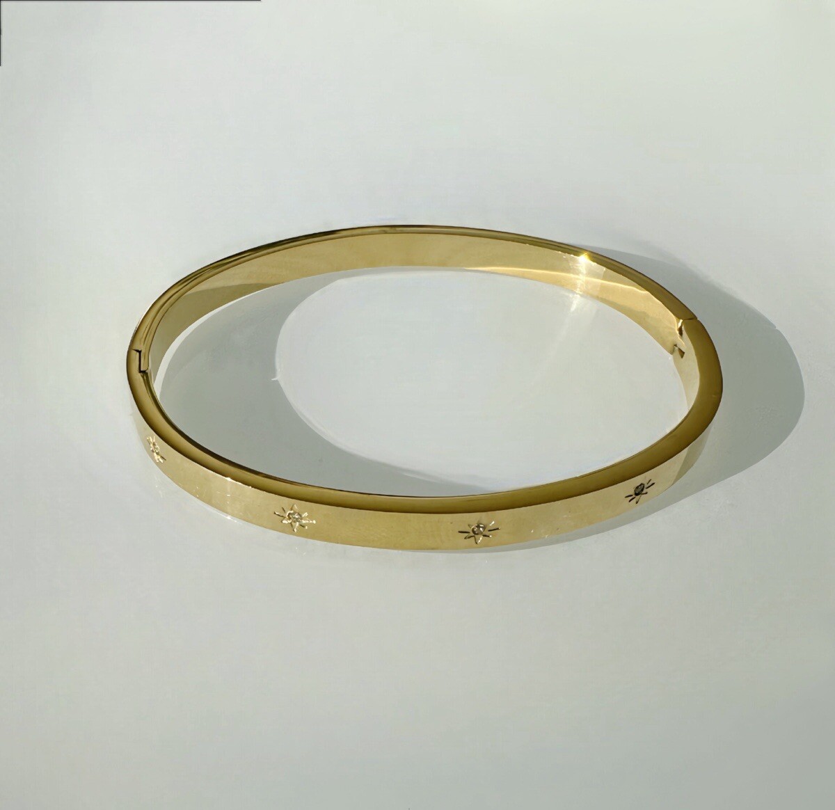 Stainless Steel Gold Women Tarnish-Free Star-Engraved Bangle Bracelet Size 7