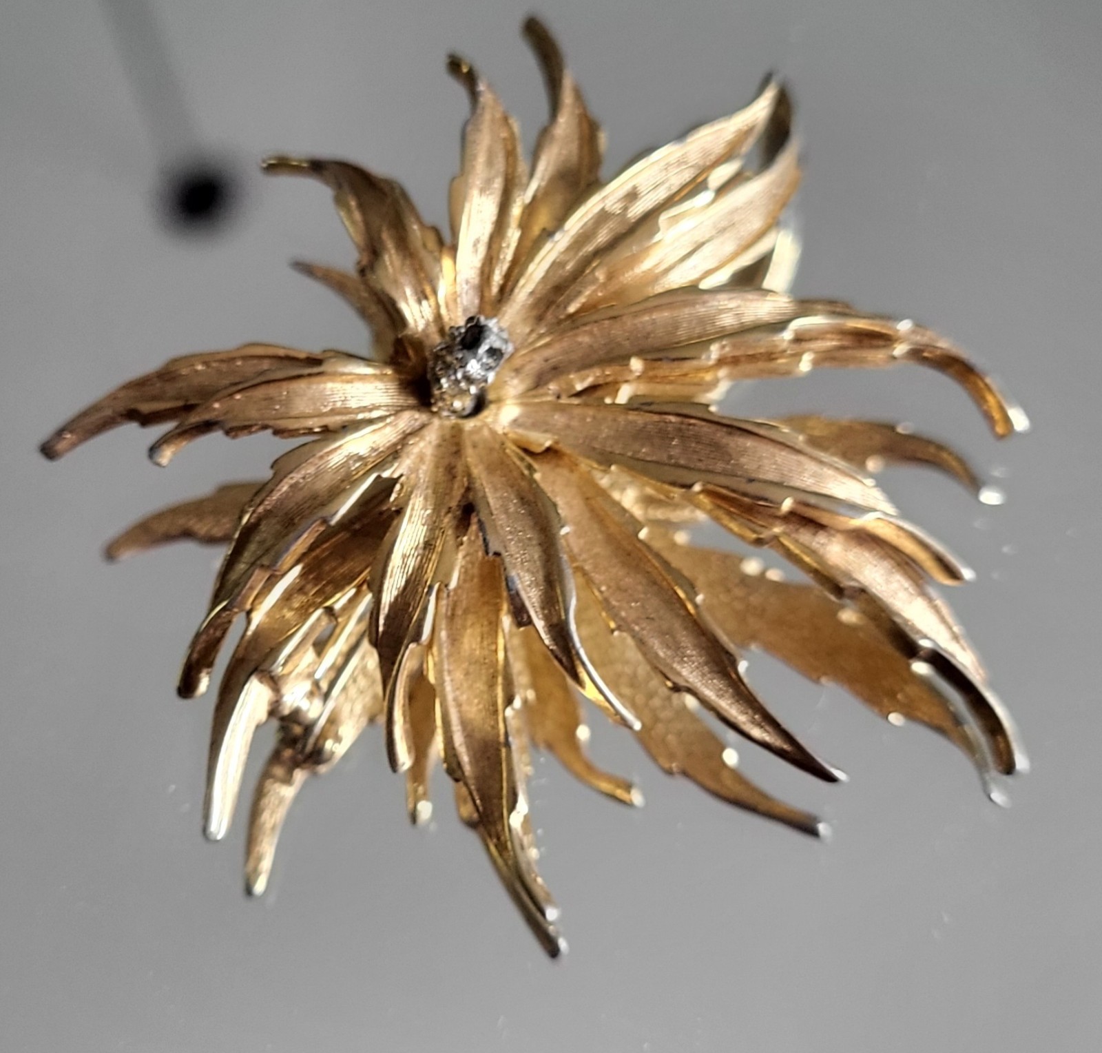 BOUCHER MCM GOLDTONE BROOCHE SIGNED AND NUMBERED