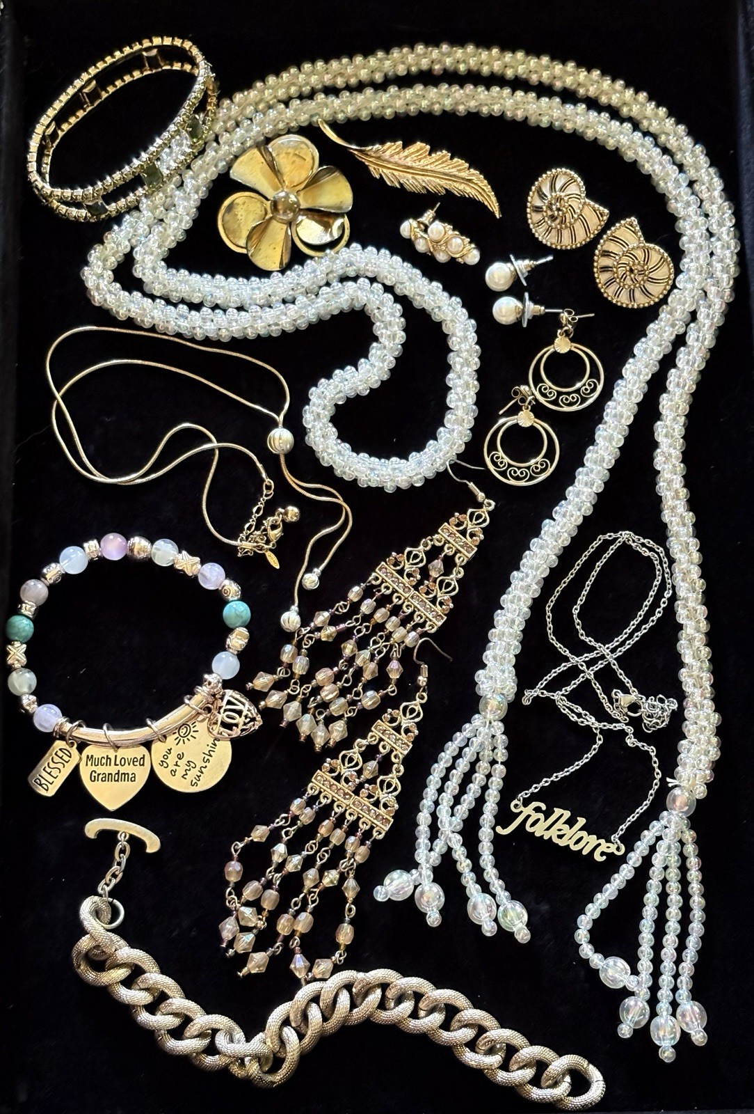 VTG Mix Estate Jewelry Lot 25pc White & Gold Tone Rhinestone Lucite All Wearable