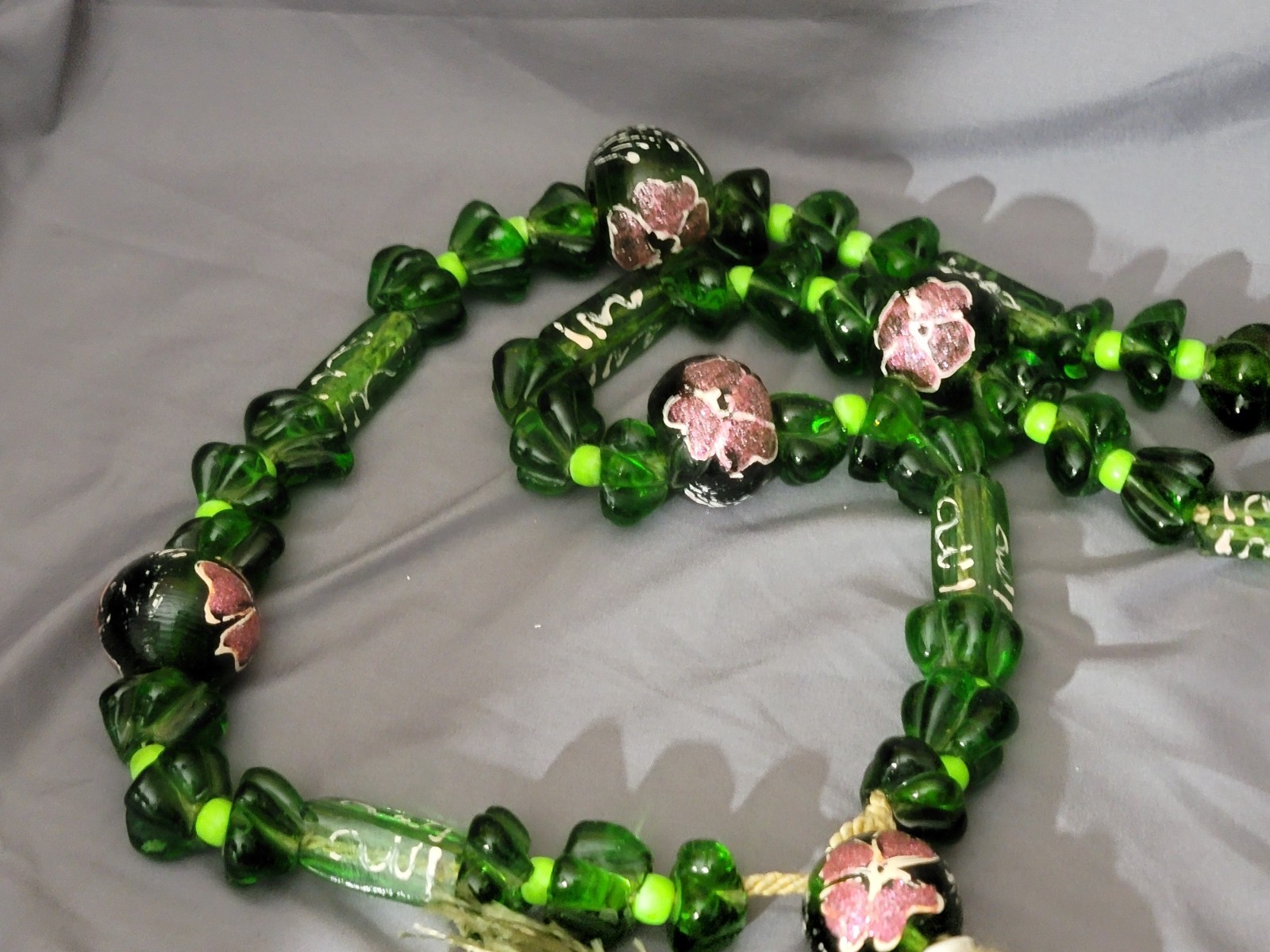 Vintage Glass Green Molded Strand Floral Pattern NO Closure 36 inches Heavy