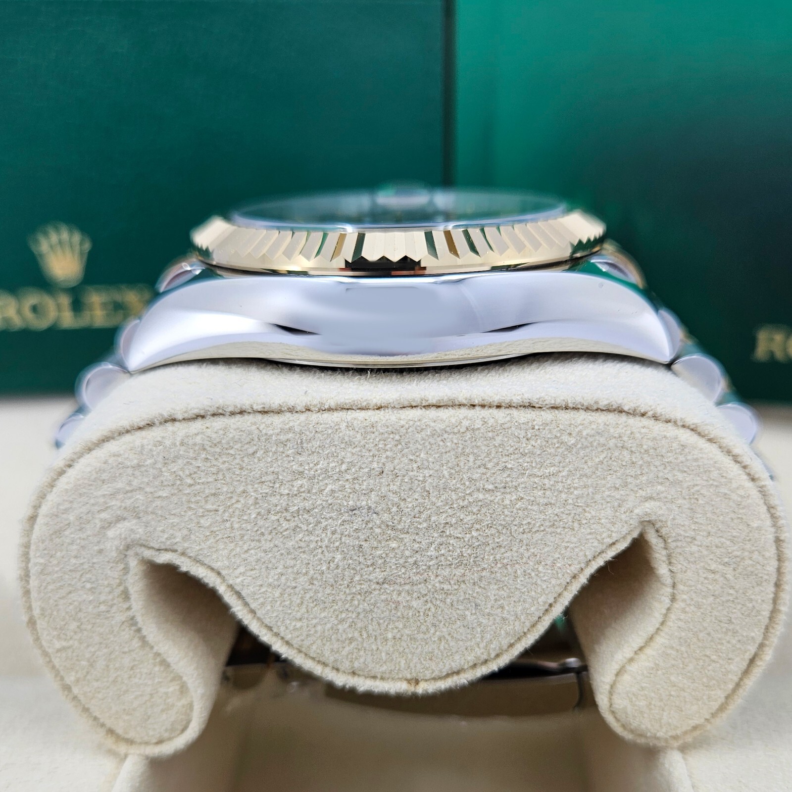 Rolex Sky-Dweller 42mm, Black Dial, Jubilee Two-Tone 336933-0004 Mint 2023