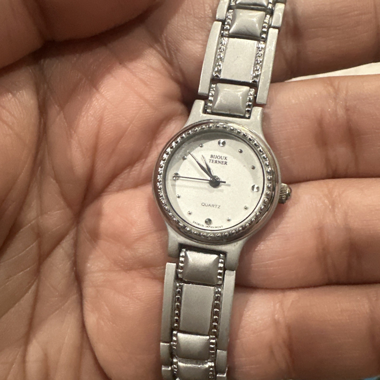 Working Bijoux Terner Women’s Silver Toned Bracelet Band Watch Analog Fit 7.5