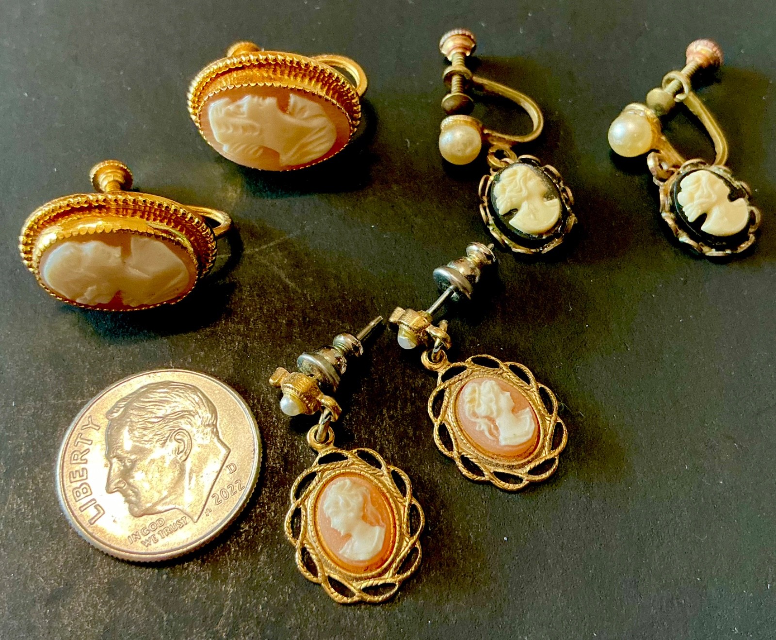 VTG CAMEO JEWELRY LOT RING EARRINGS NECKLACES BROOCHES BRACELET ETC 6-155