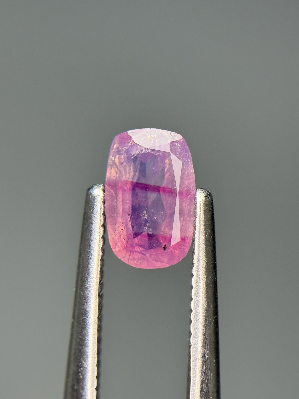 Color Zoning Natural Purplish Pink Kashmir* sapphire Unheated Oval (UK SELLER)