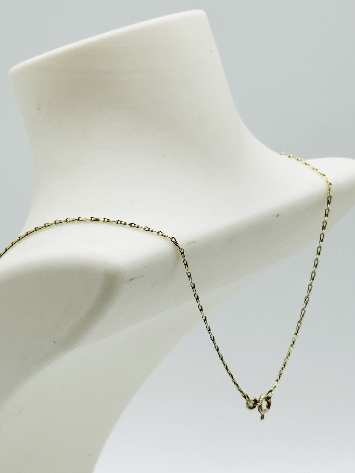 14K Yellow Gold 1.4mm Chain Link Necklace 3.14 grams Stamped 585 Italy 18” G1