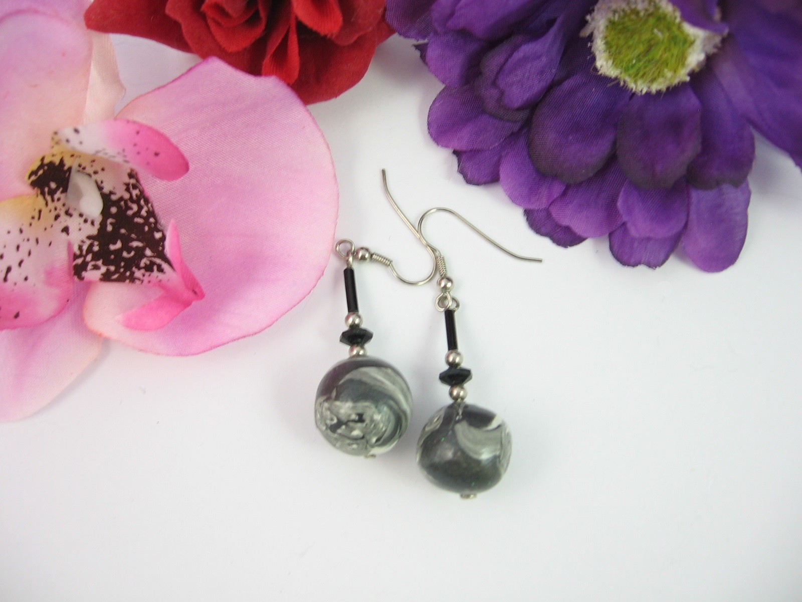 EARRINGS Vintage Pierced GRAY White BLACK MARBLED Beads Handmade Dangle Wires