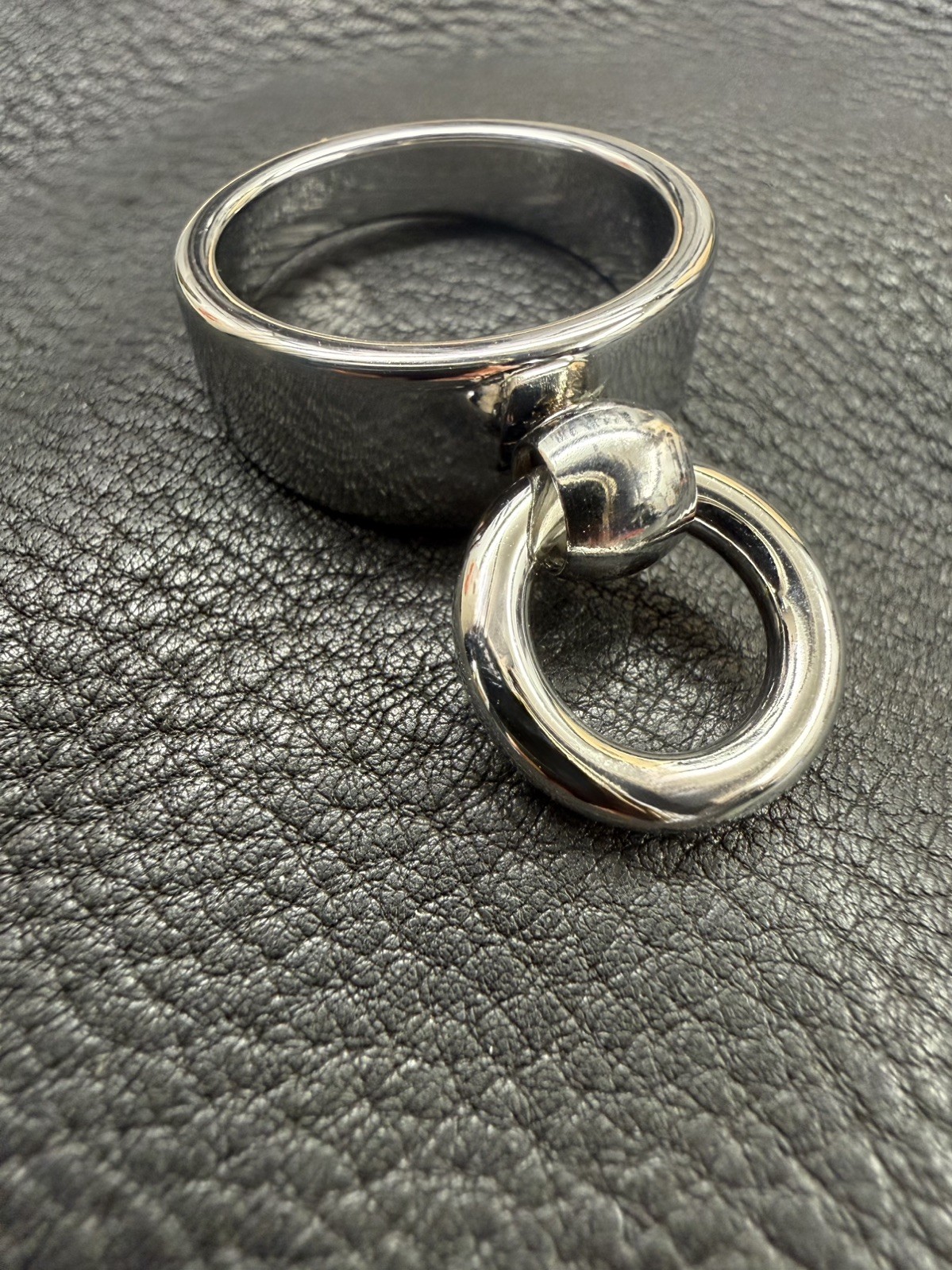 QUATTROFORT Industrial Cyber Gothic O Ring Swivel Shackle Ring Steel Band 7
