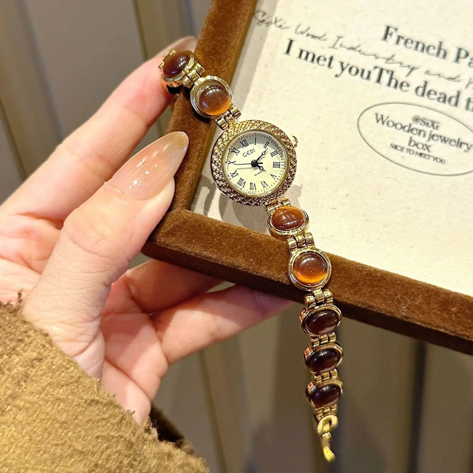 Women’s Gold Watch Vintage Brown Jade Bracelet Small Dial Quartz Daily Wear Part