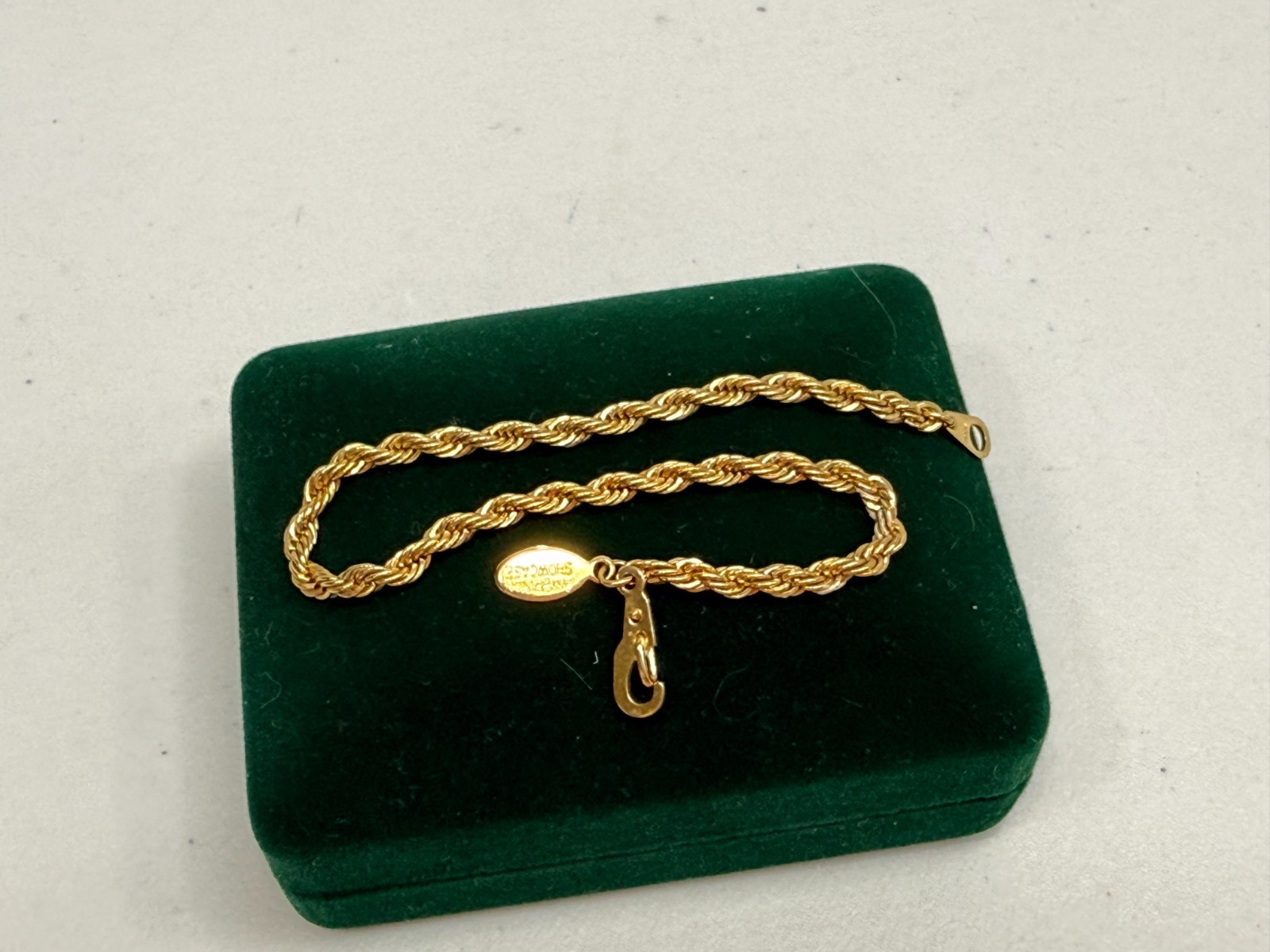 Vintage American Showcase Bracelet Gold Tone Rope Chain Single Strand Estate 7.2