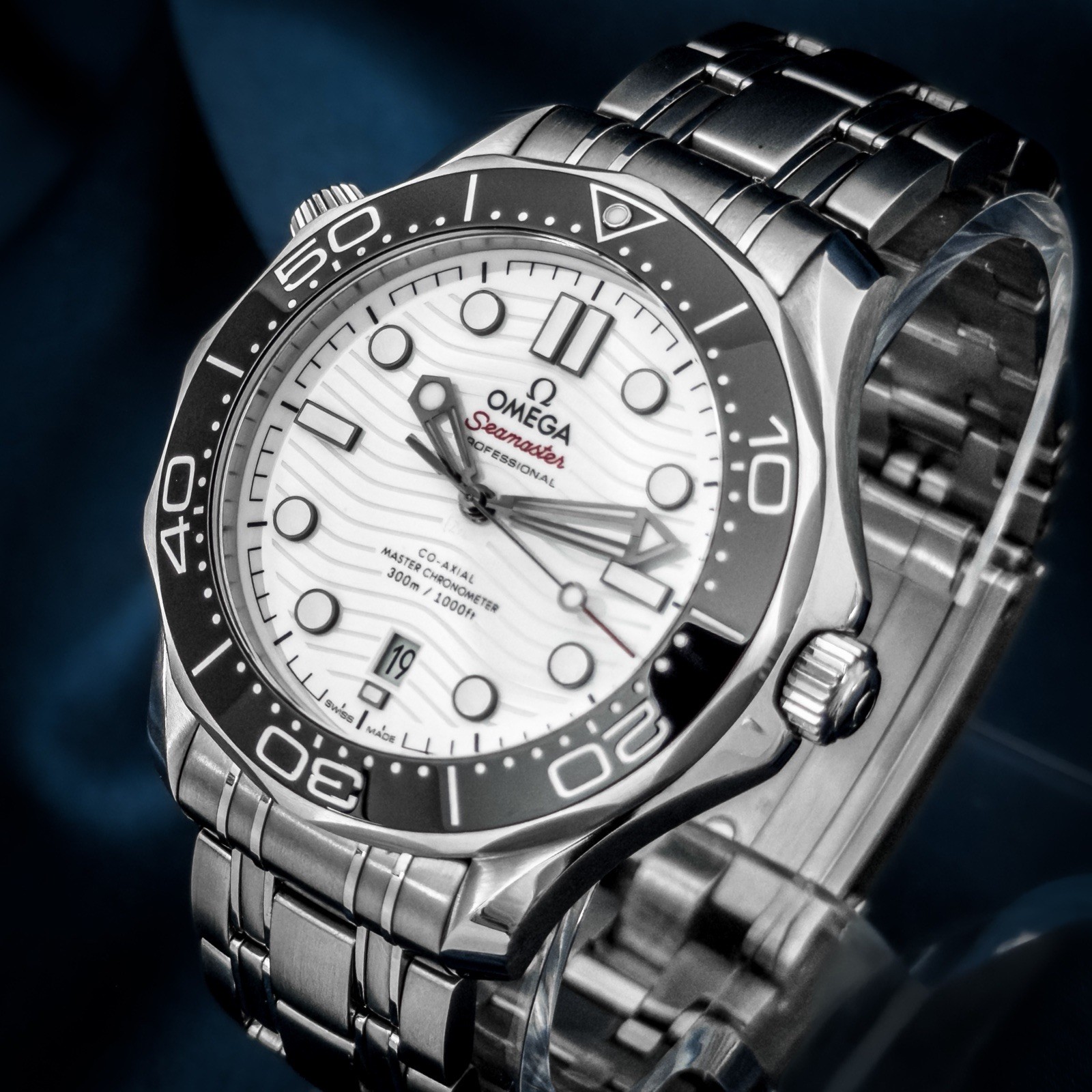 OMEGA Seamaster 300M White Wave Dial 42mm Full Set – Ref 210.30.42.20.04.001