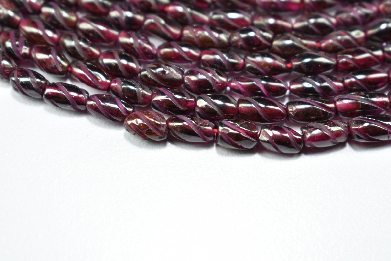 Natural Garnet Smooth Carved Barrel Shape Gemstone Beads 13.5″ Strand 4X6-4X8mm