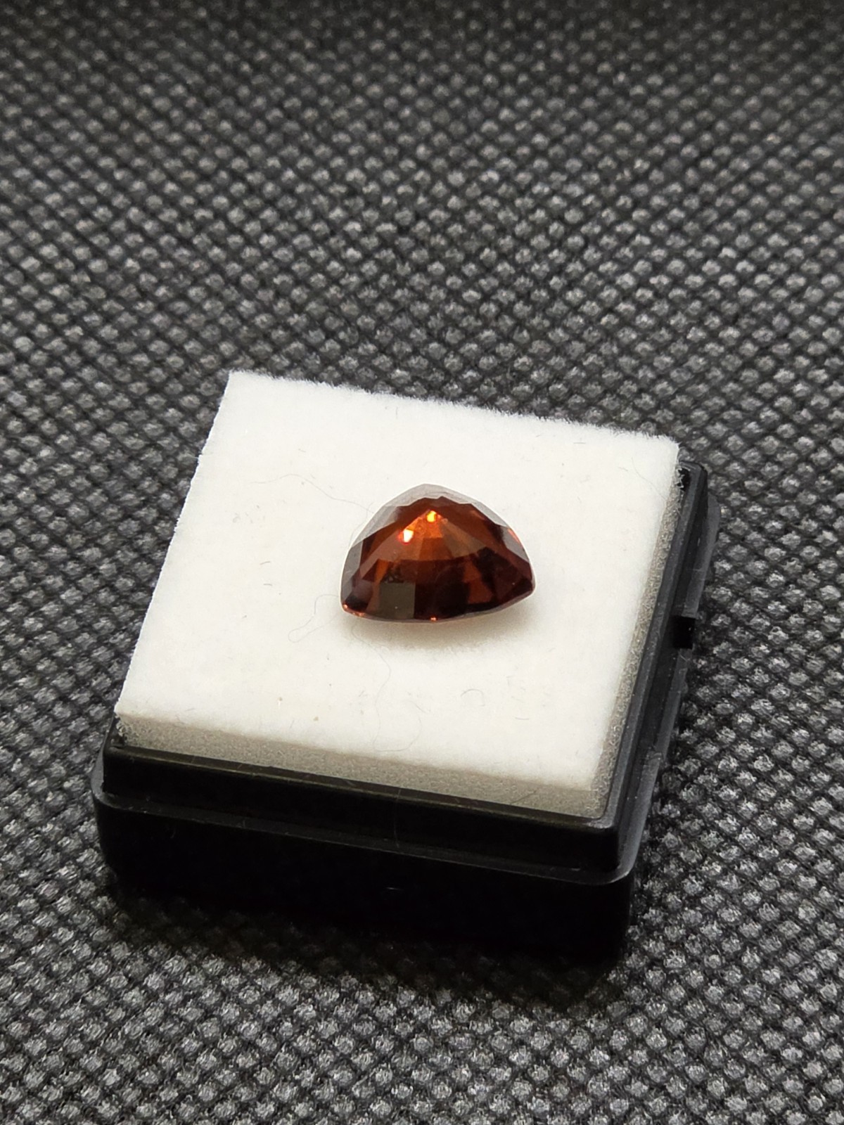 CERTIFIED (GLT) Untreated Reddish Brown Natural ZIRCON