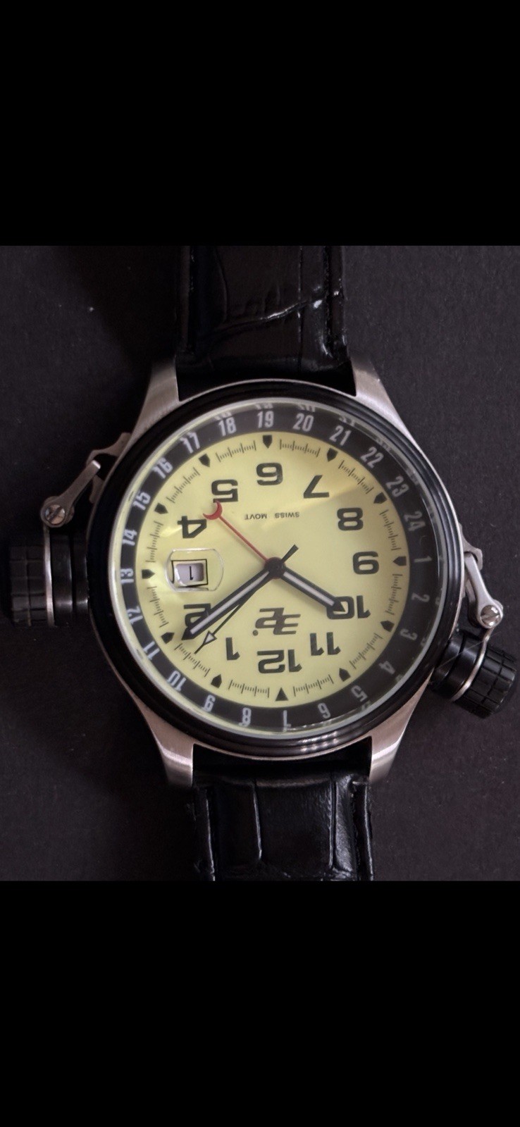 32 Degrees Swiss Valiant Mens Watch Leather Strap / Light Yellow Dial