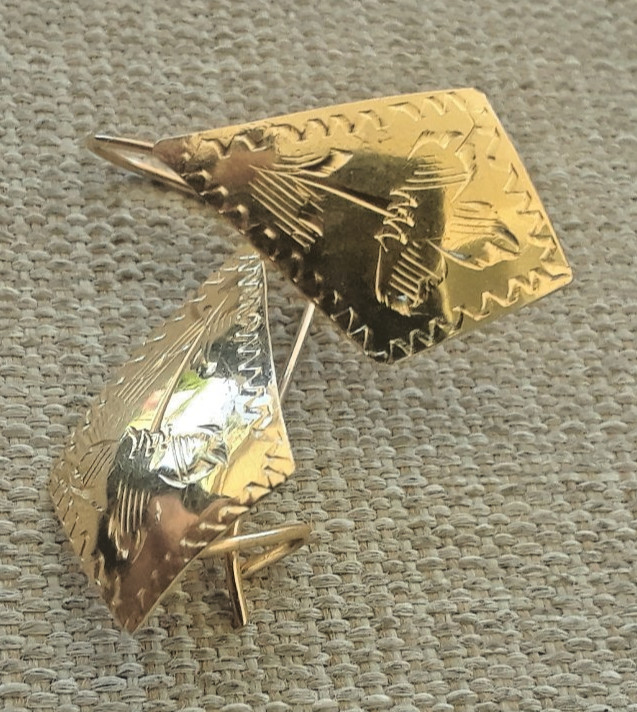 Vintage 14K Gold Kite Shape Dangle Earrings Etched 0.95g
