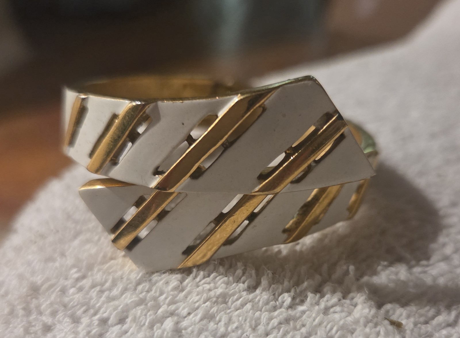 Vintage Trifari Gold Tone & White Enamel Hinged Bangle Bracelet Signed
