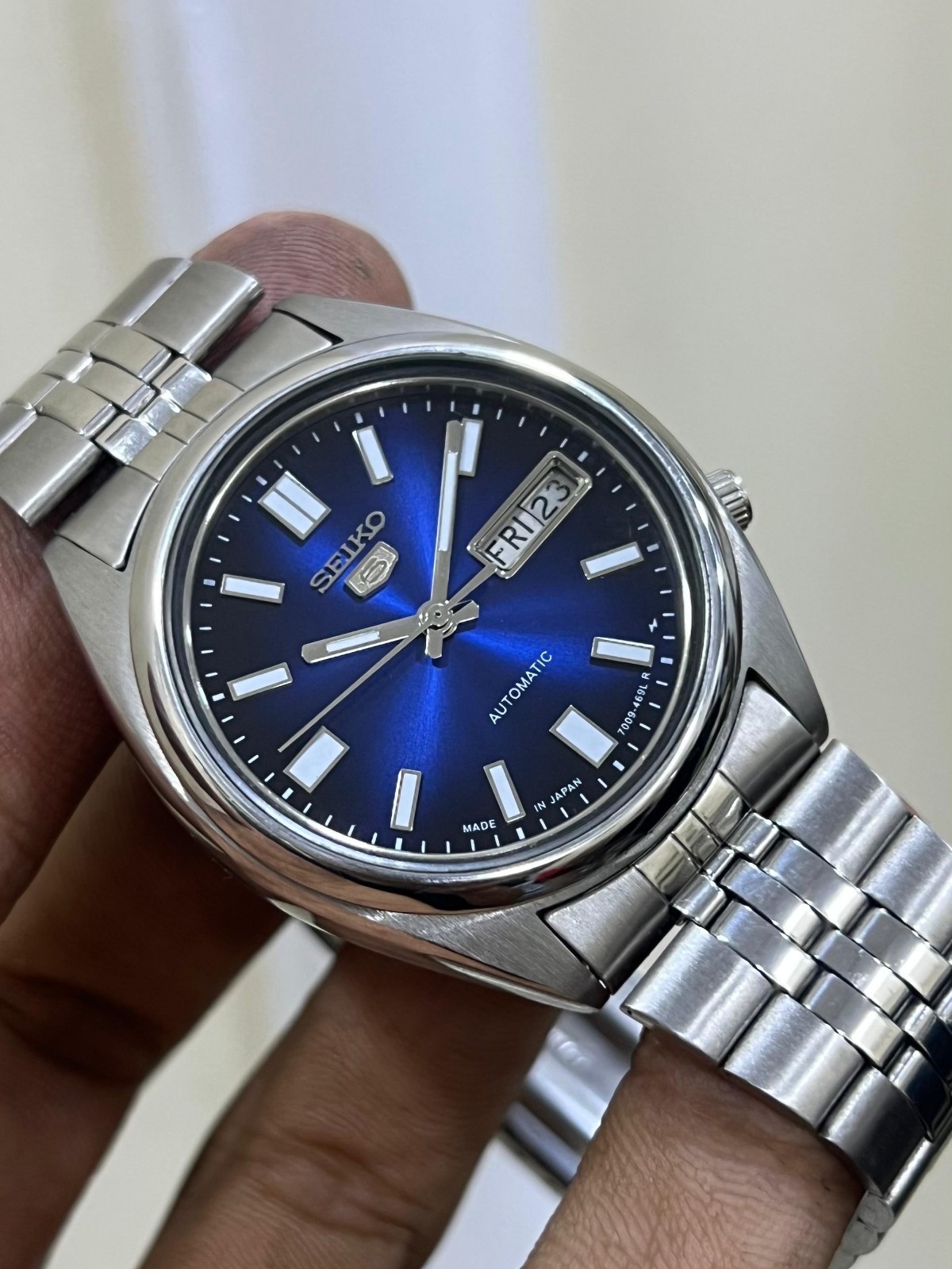 Seiko 5 Automatic Blue And Black Dail Mens Watch japan made 7009