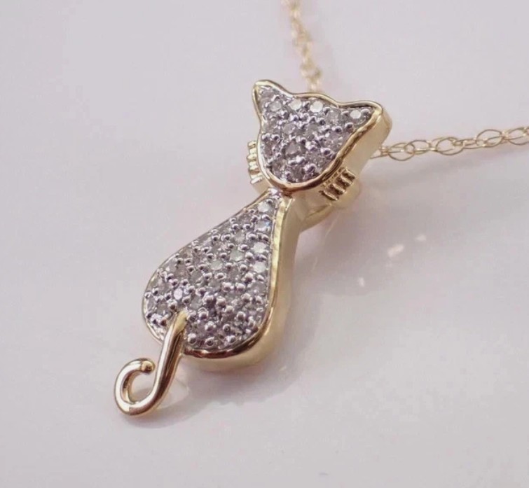 2 Ct Round Cut Simulated Diamond Women’s Cat Pendant In 14K Yellow Gold Plated