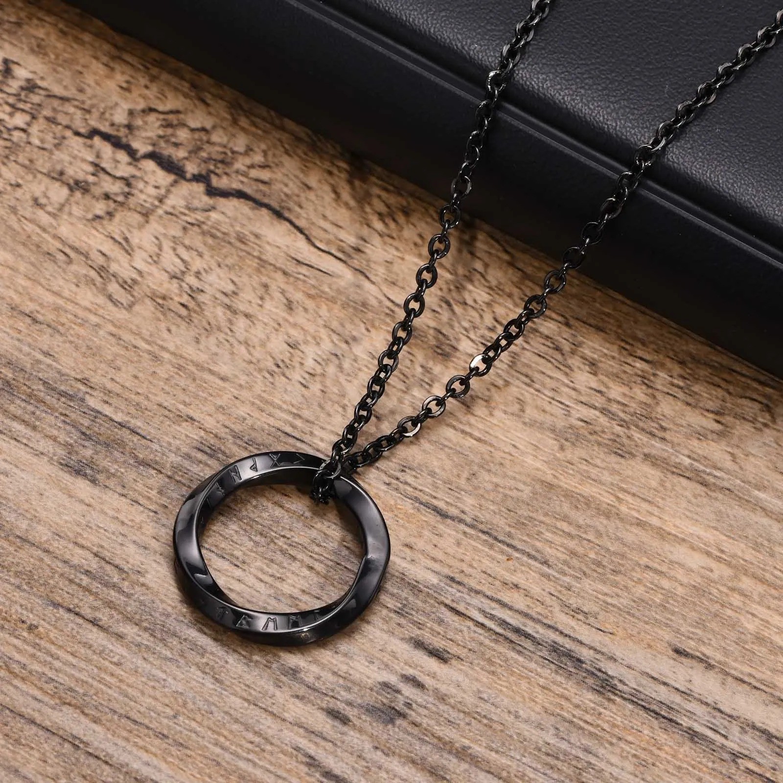 New Norse Viking Necklaces Men Mobius Round Pendant Collar Male Gift Jewelry