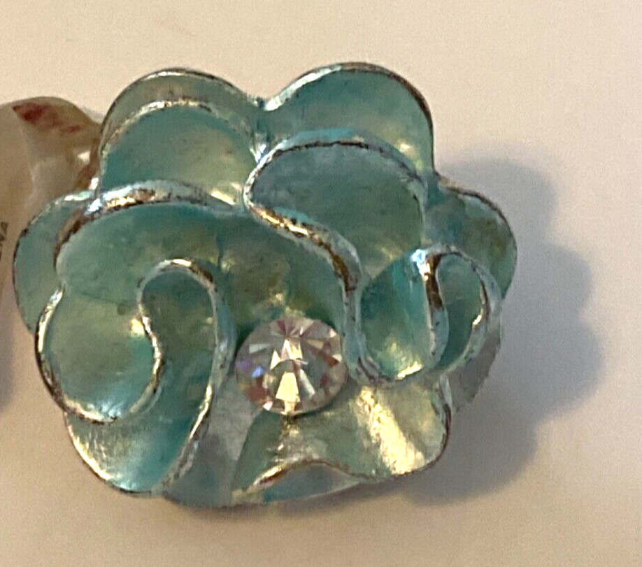 WITH TAGS LIGHT BLUE SEA AND SAND LARGE FLOWER ENAMEL RING CRYSTAL STRETCH