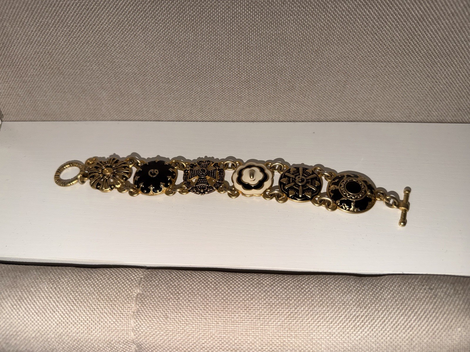 ~Rare~ ST. JOHN Matte Goldone & Enamel Button Link Bracelet