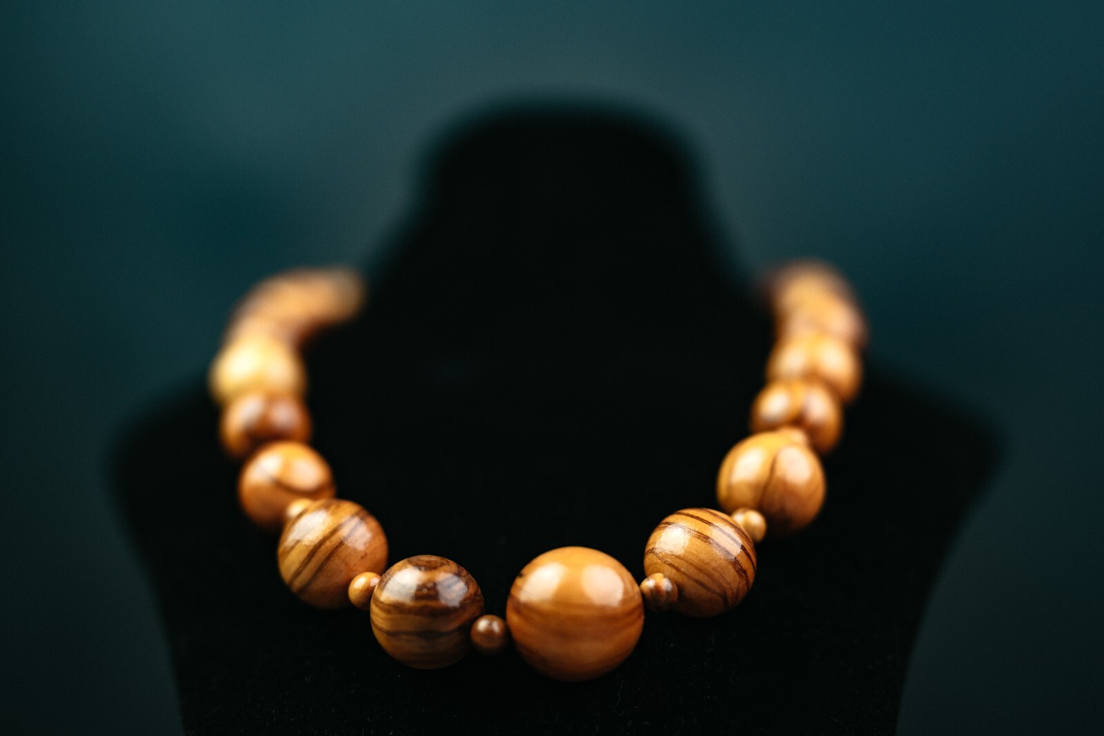 Olive wooden necklace – olive balls