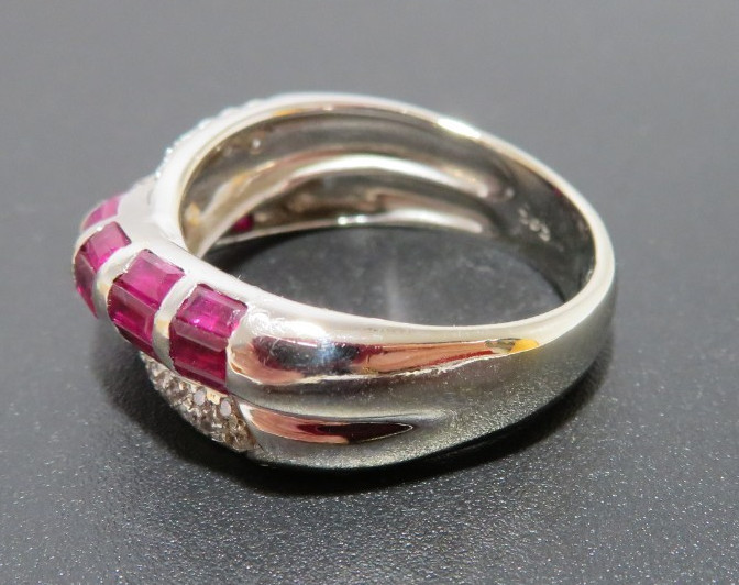 14K WG RUBY & WHIT STONE CLUSTER SWIRL BAND RING SZ 8.25 7.83 grams (A22045-1)