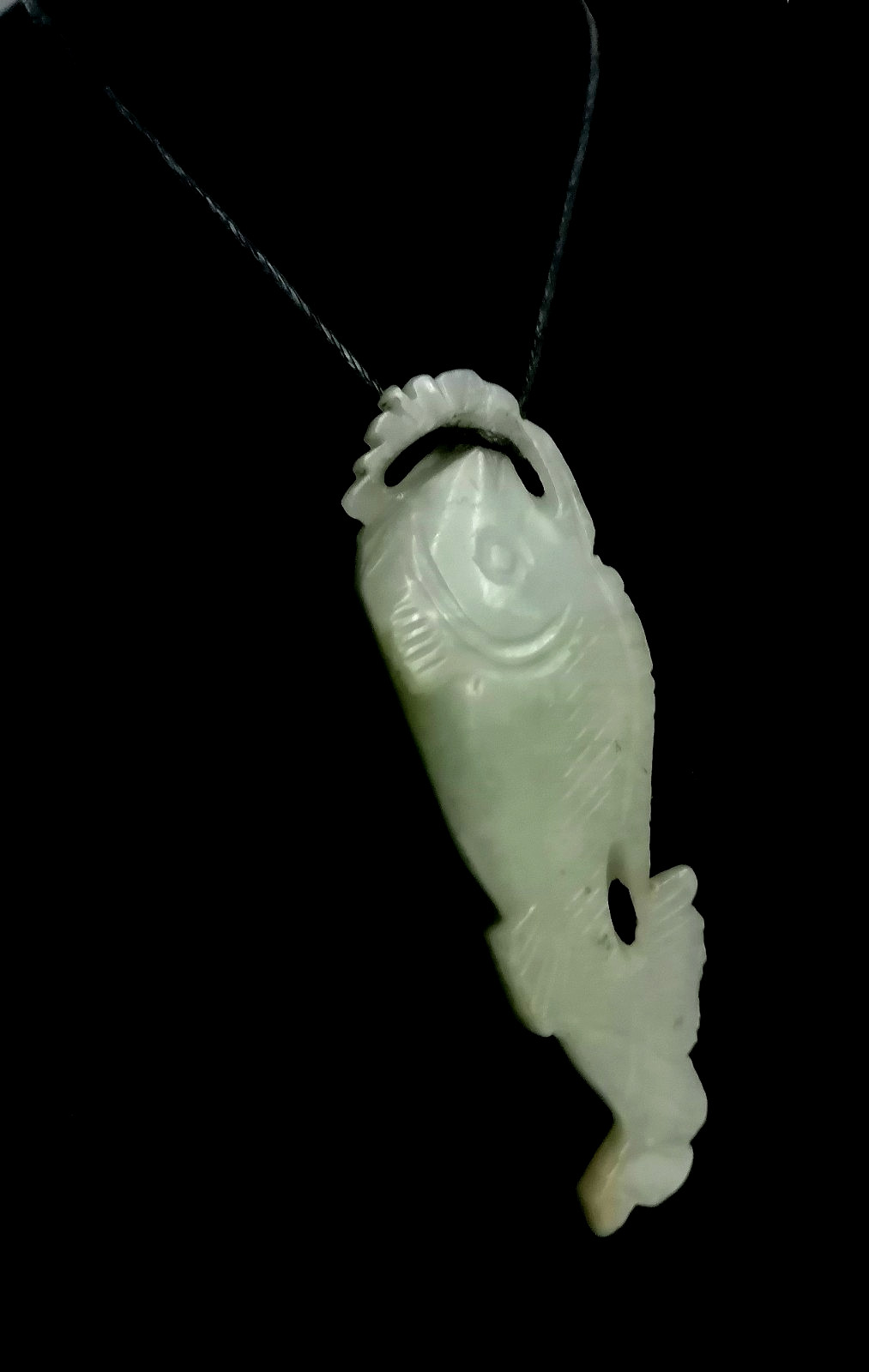 ANTIQUE PERFORATED AND ENGRAVED JADE PENDANT / ORNAMENT, CHINA, 1900.