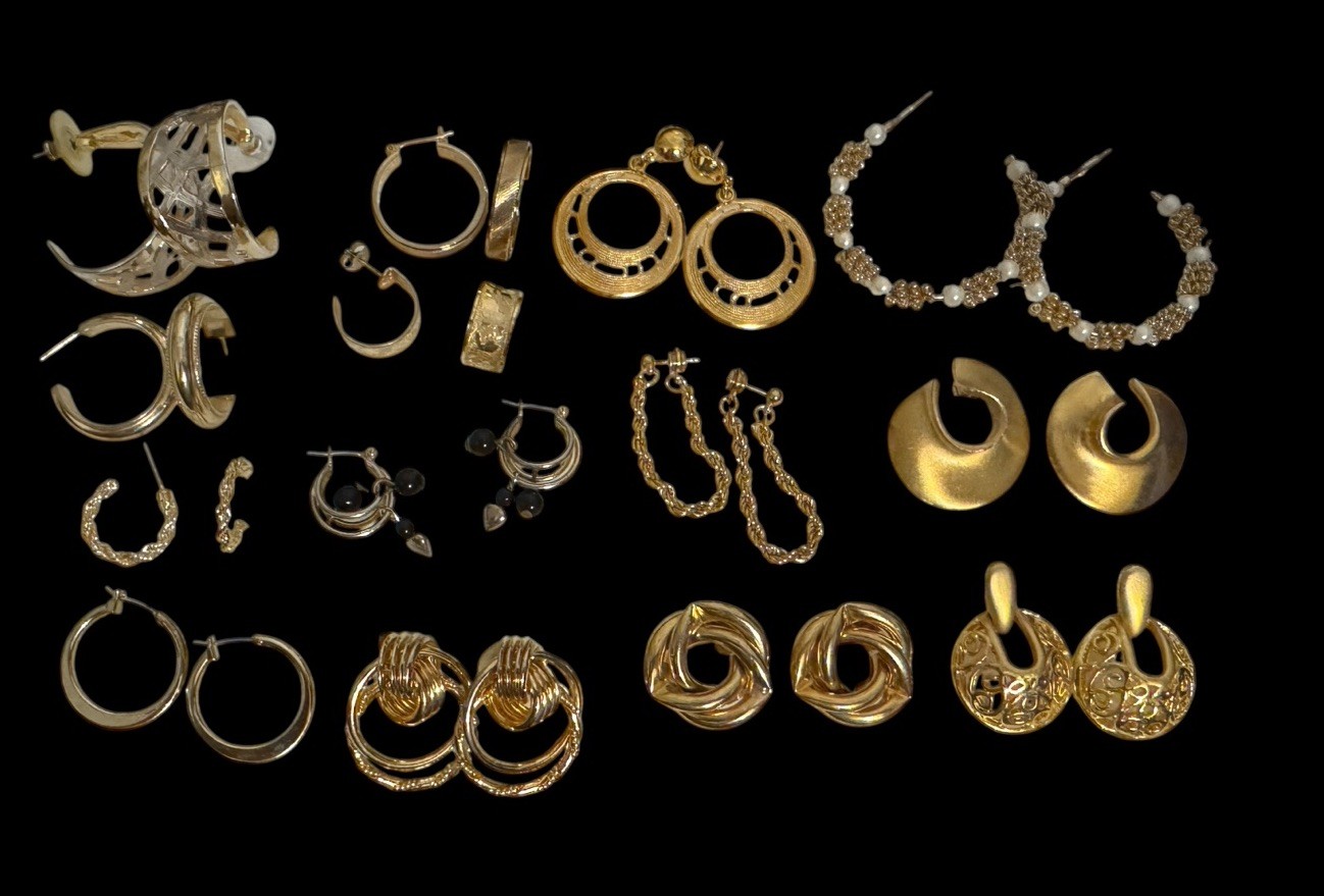 14 Pairs Vintage Pretty Gold Tone Earrings, Dangle Hoop Doorknocker Unique W7