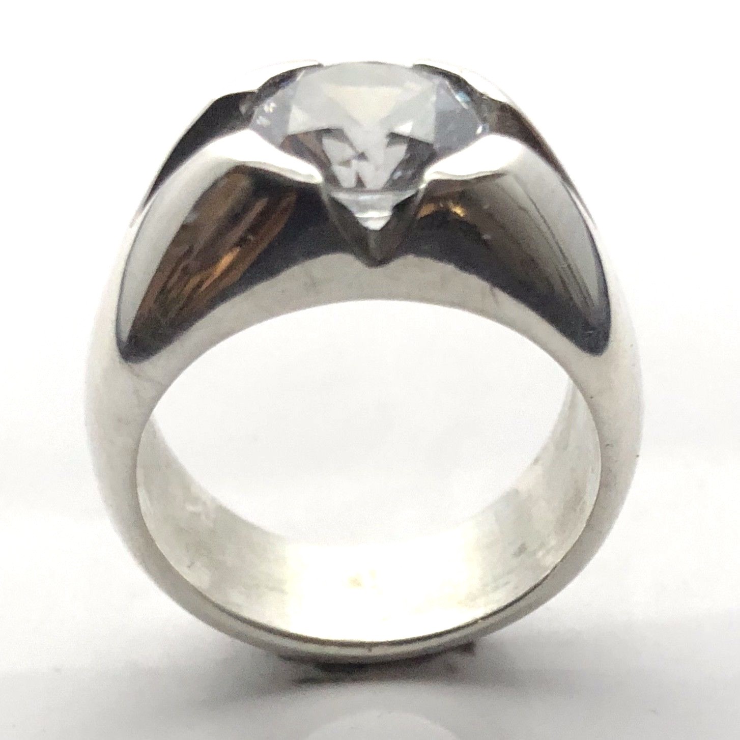 MJG STERLING SILVER MEN’S RING.V GROOVE. 10MM CUBIC ZIRCONIA. PRONG SET. SIZE 10