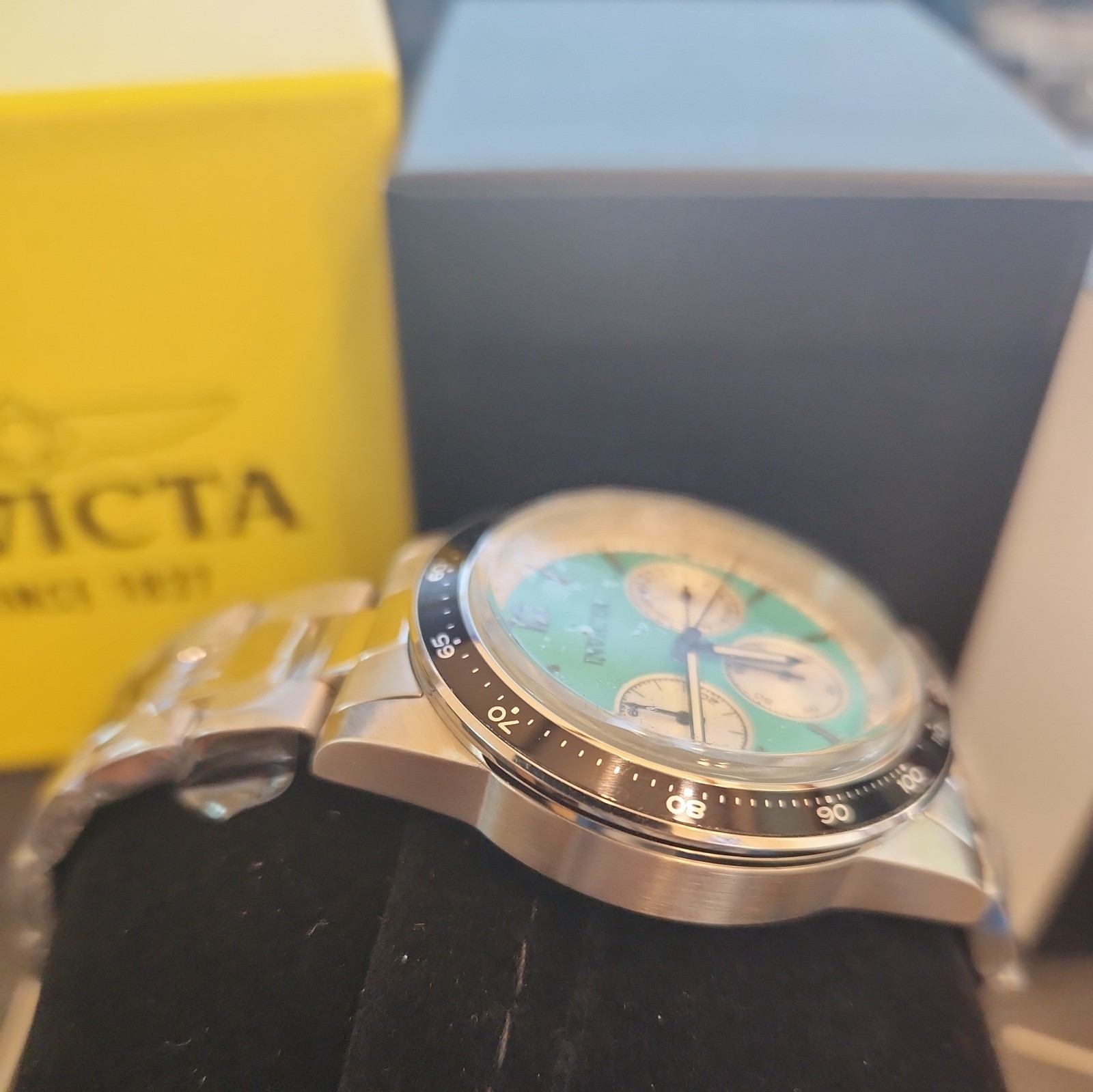 Invicta Speedway Men’s Quartz Watch Model 50404 (Tiffany Blue, 39mm SS MSRP$695)