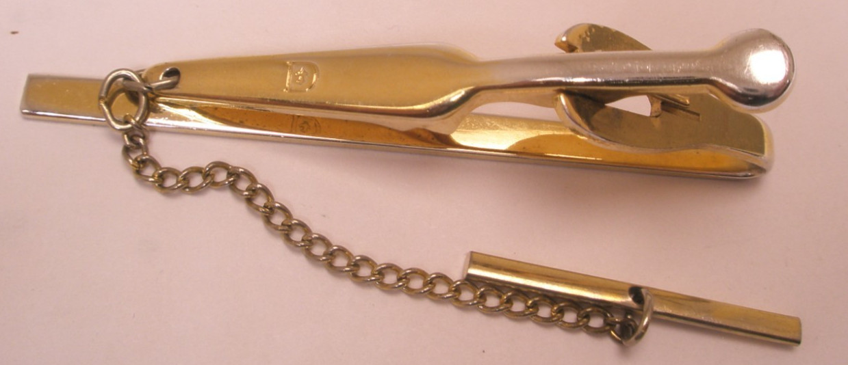 2-5/16″ Ultra Thin Design Gold Tone Vintage DANTE Tie Bar Clip quality w/chain