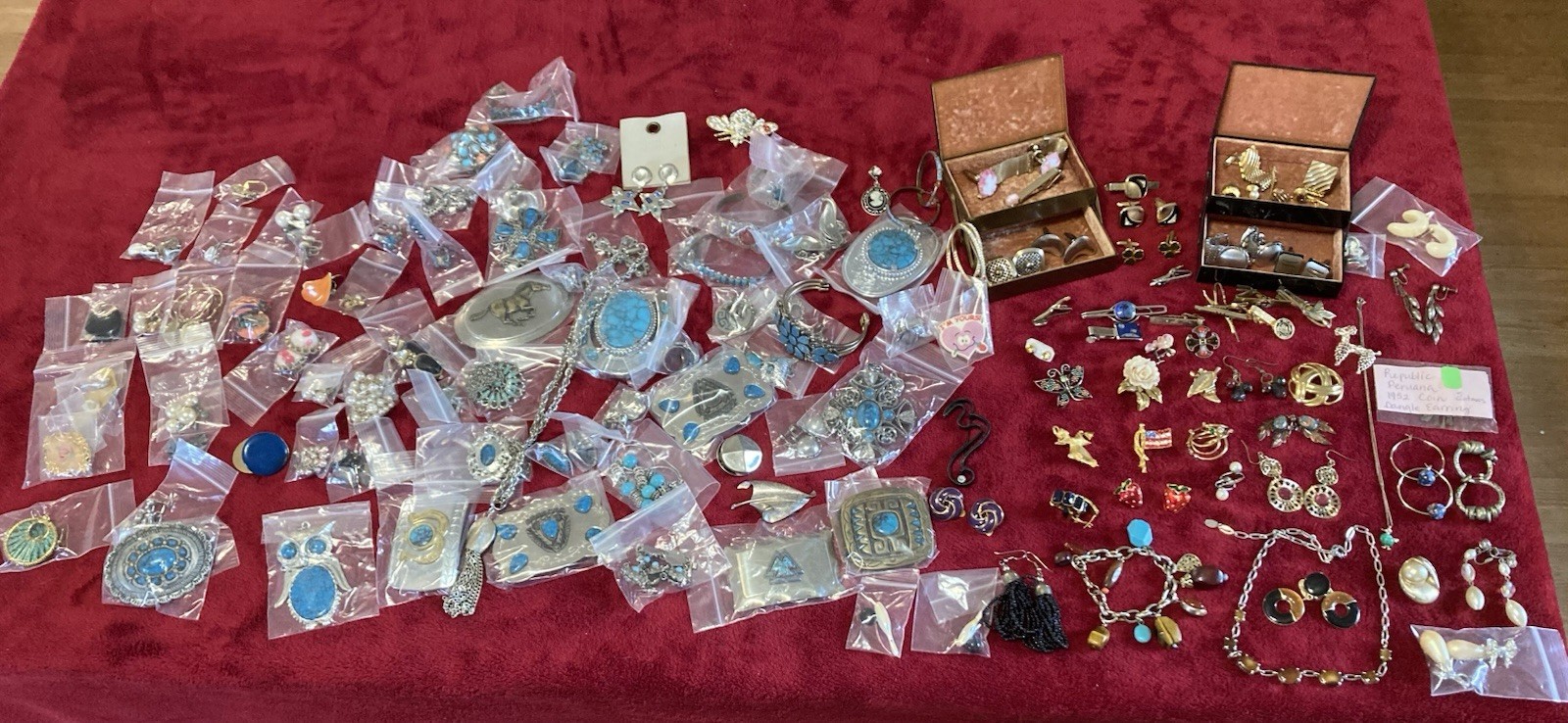 2,000 PCS Jewelry Rings Earrings Necklaces Bracelets Broches Pins $Maker$ Lot