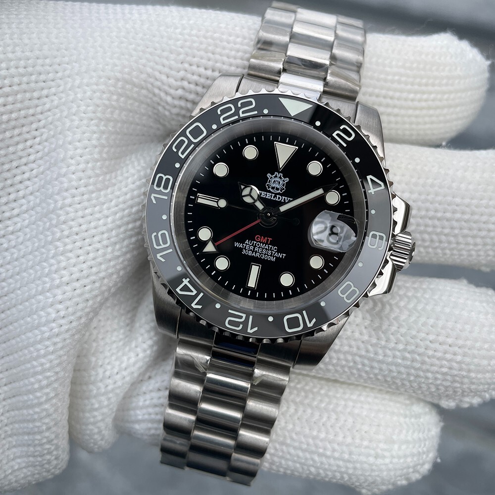 Steeldive SD1993, GMT, ‘Bruce Wayne’, NH34, Sapphire, Lume, 300m Diver, Diving