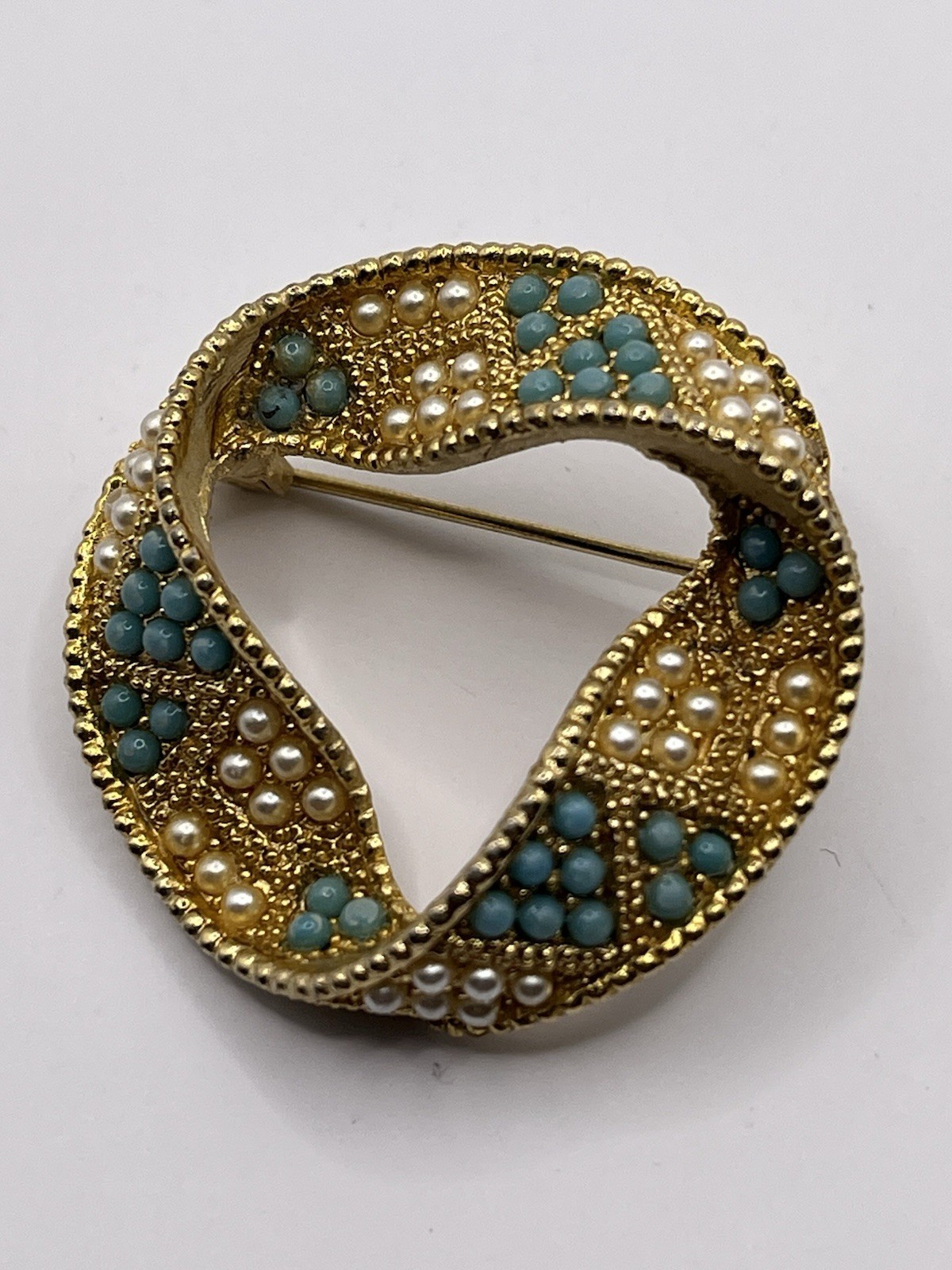 Vintage infinity ribbon brooch with turquoise beads Gold-tone Southwest READ