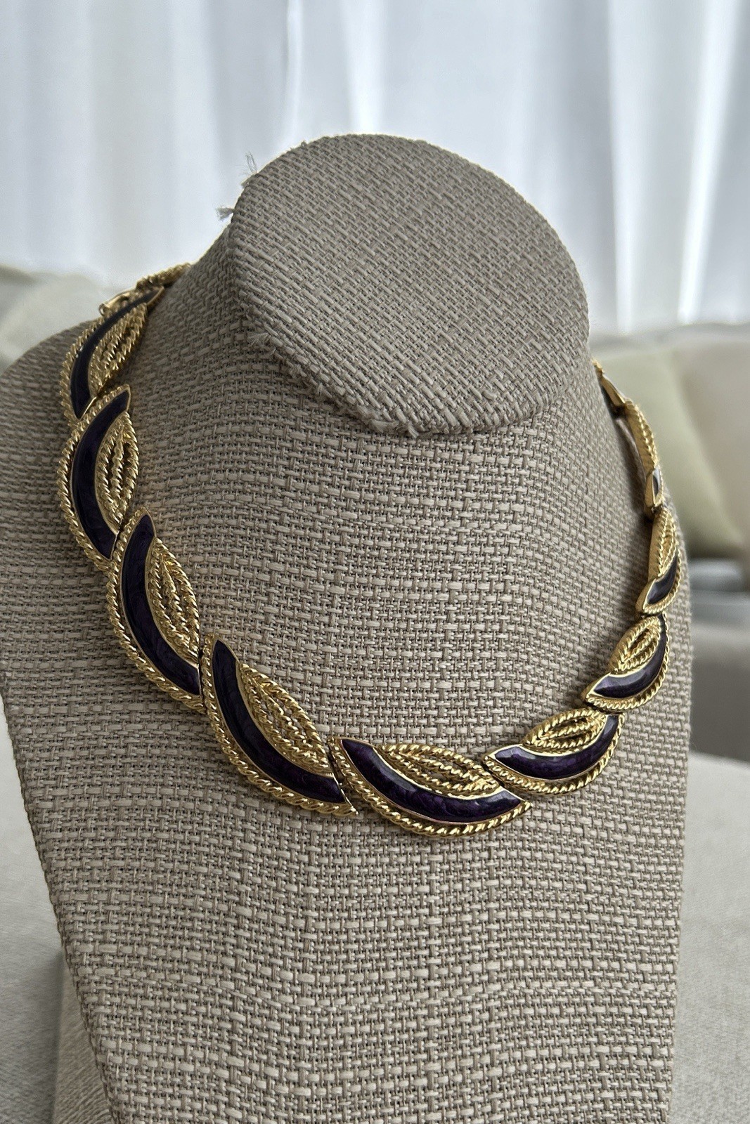 Vintage Trifari Purple Enamel Gold Tone Necklace Elegant Looped Collar