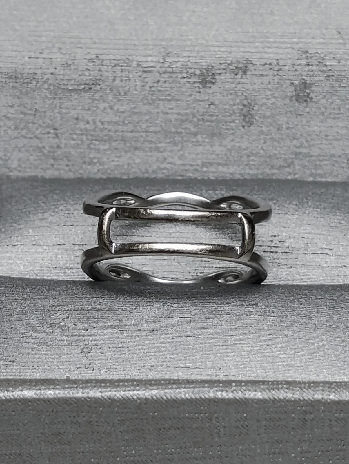 14K White Gold Diamond Enhancer Ring Guard Band… Size 7… 3.85 Grams