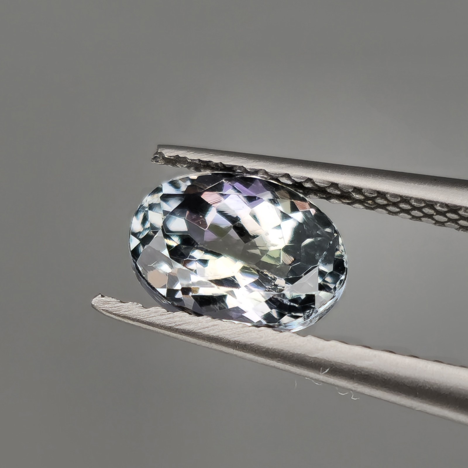 Untreated tanzanite 1.56 carat tri-colour green lavender oval cut collectors gem