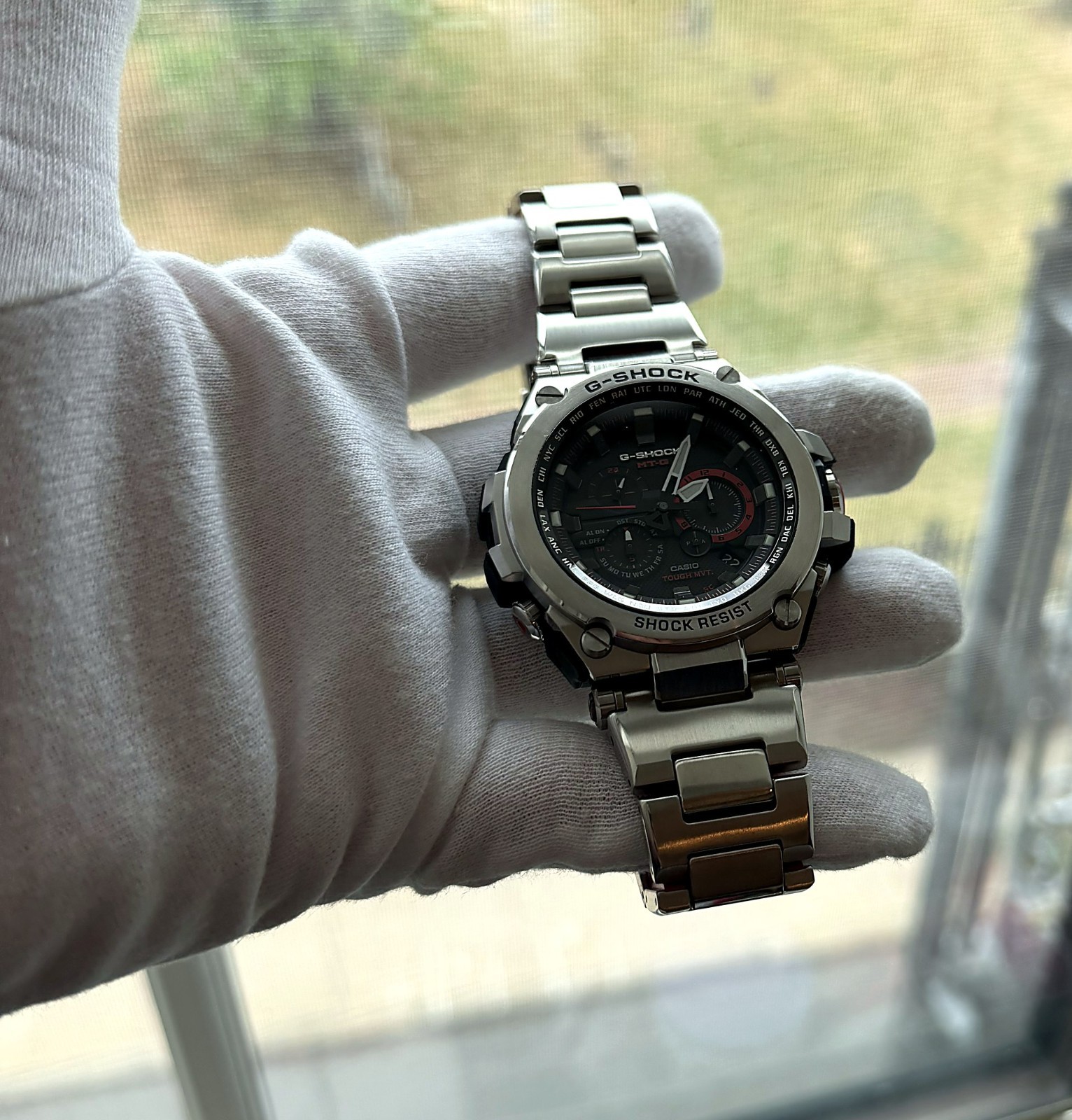 Casio G-Shock MT-G MTG-S1000D Silver with red accents Tough Solar Multi-Band 6 R