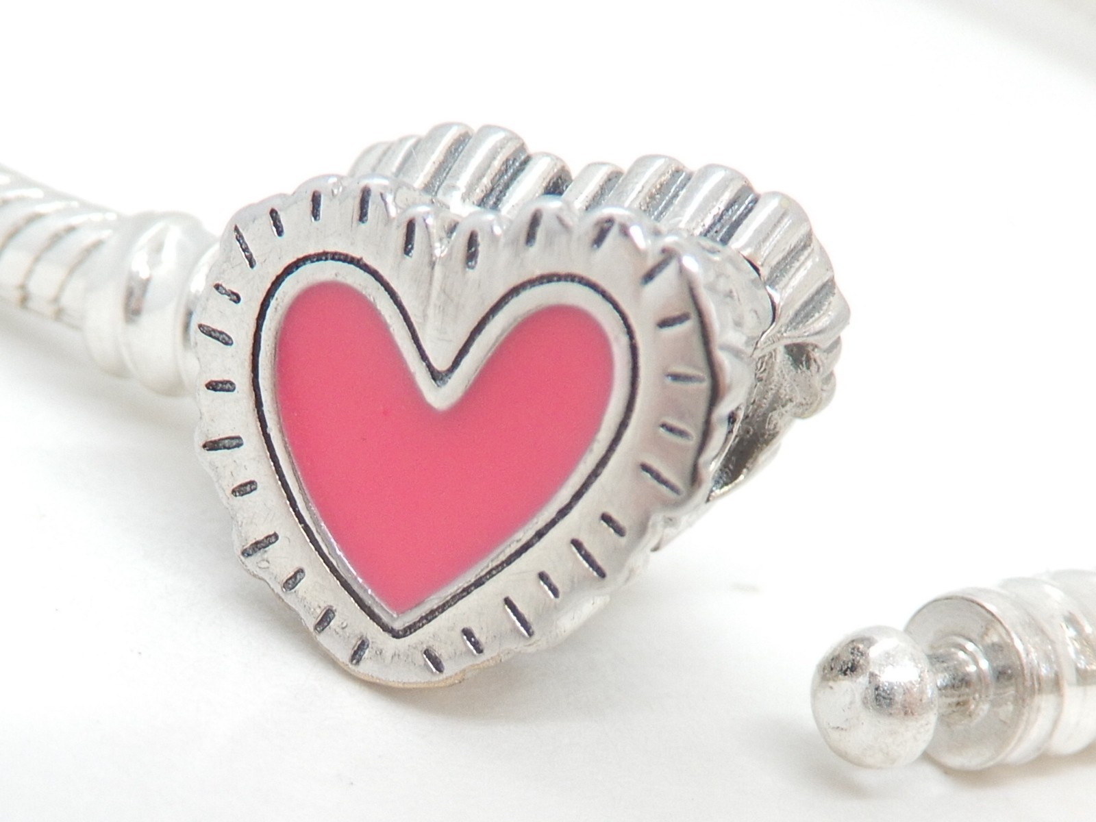 Authentic Pandora Moments Keith Haring Radiant Heart Bracelet #592217C01-19cm.